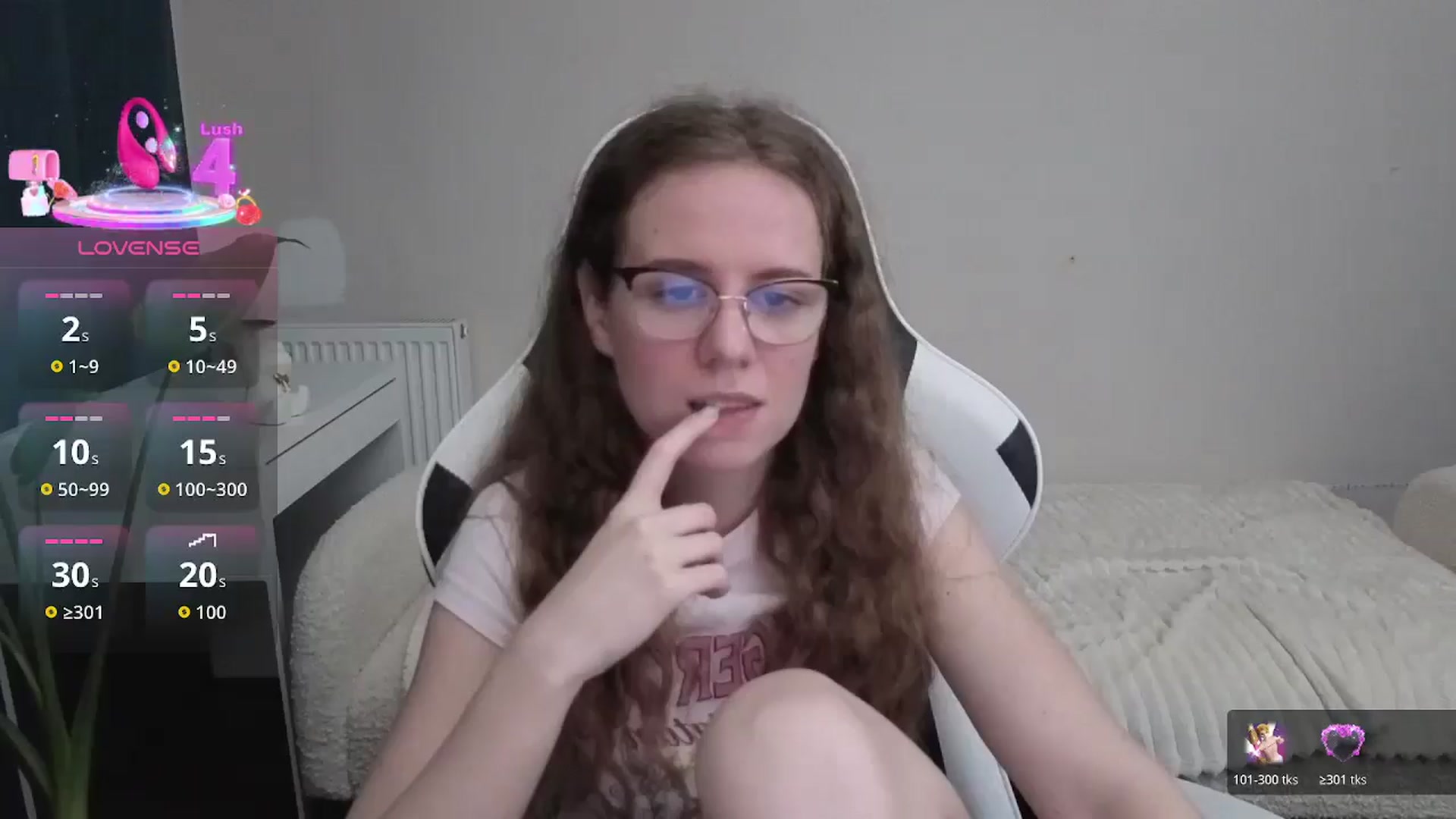 Gallery image thumbnail from BlueFlowerr's myfreecams stream on, 12/15/2025, 22:18 image 7 of 20