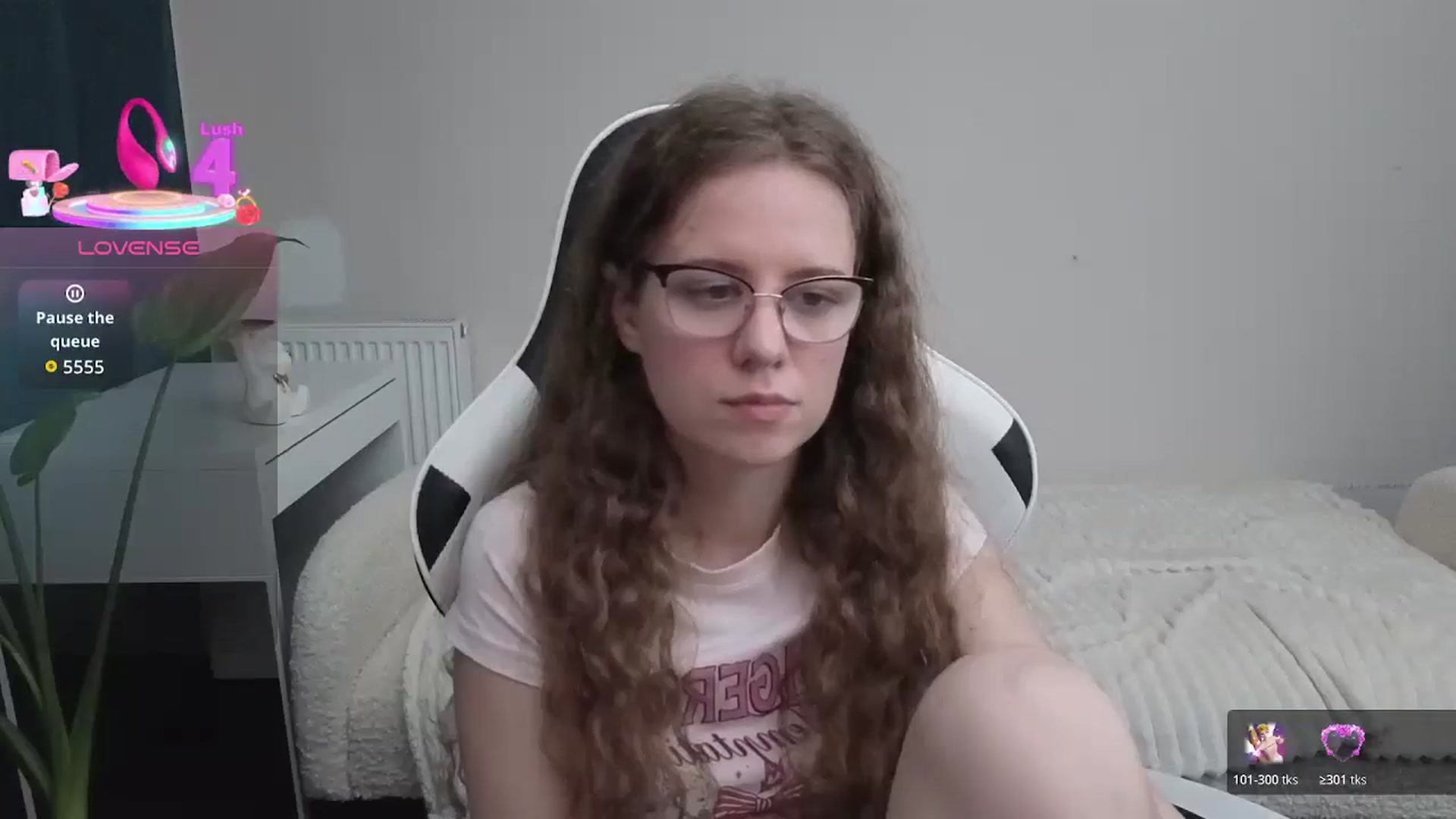 Gallery image thumbnail from BlueFlowerr's myfreecams stream on, 12/15/2025, 22:18 image 3 of 20