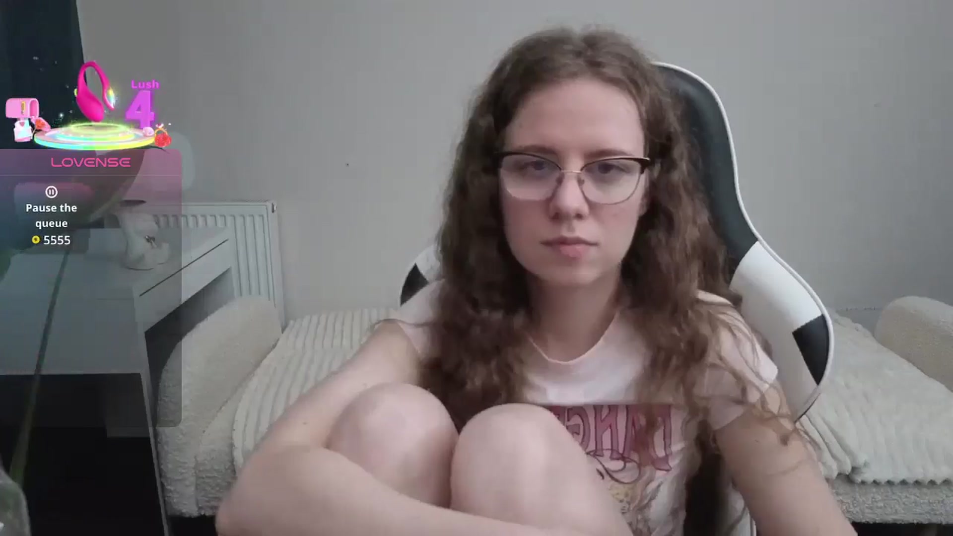 Gallery image thumbnail from BlueFlowerr's myfreecams stream on, 12/15/2025, 22:18 image 17 of 20