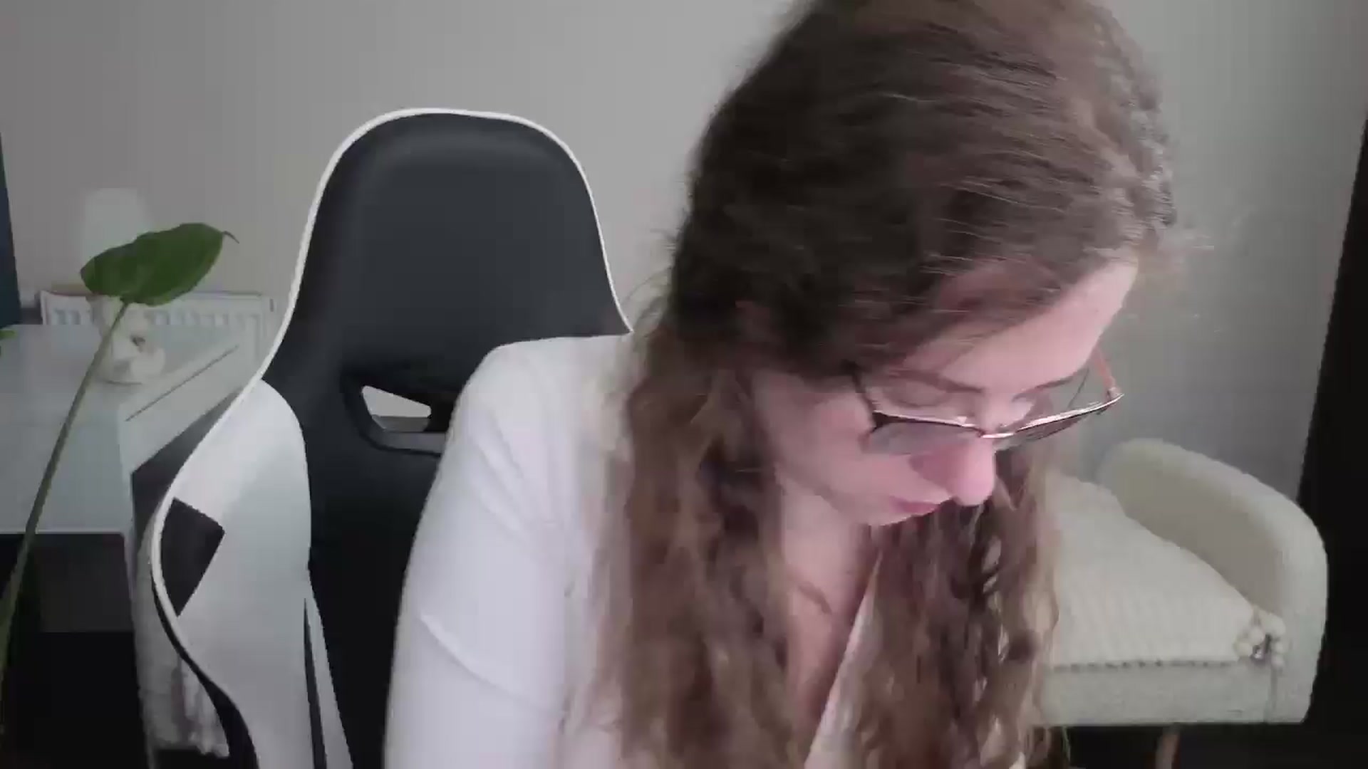 Gallery image thumbnail from BlueFlowerr's myfreecams stream on, 12/18/2025, 18:52 image 1 of 20