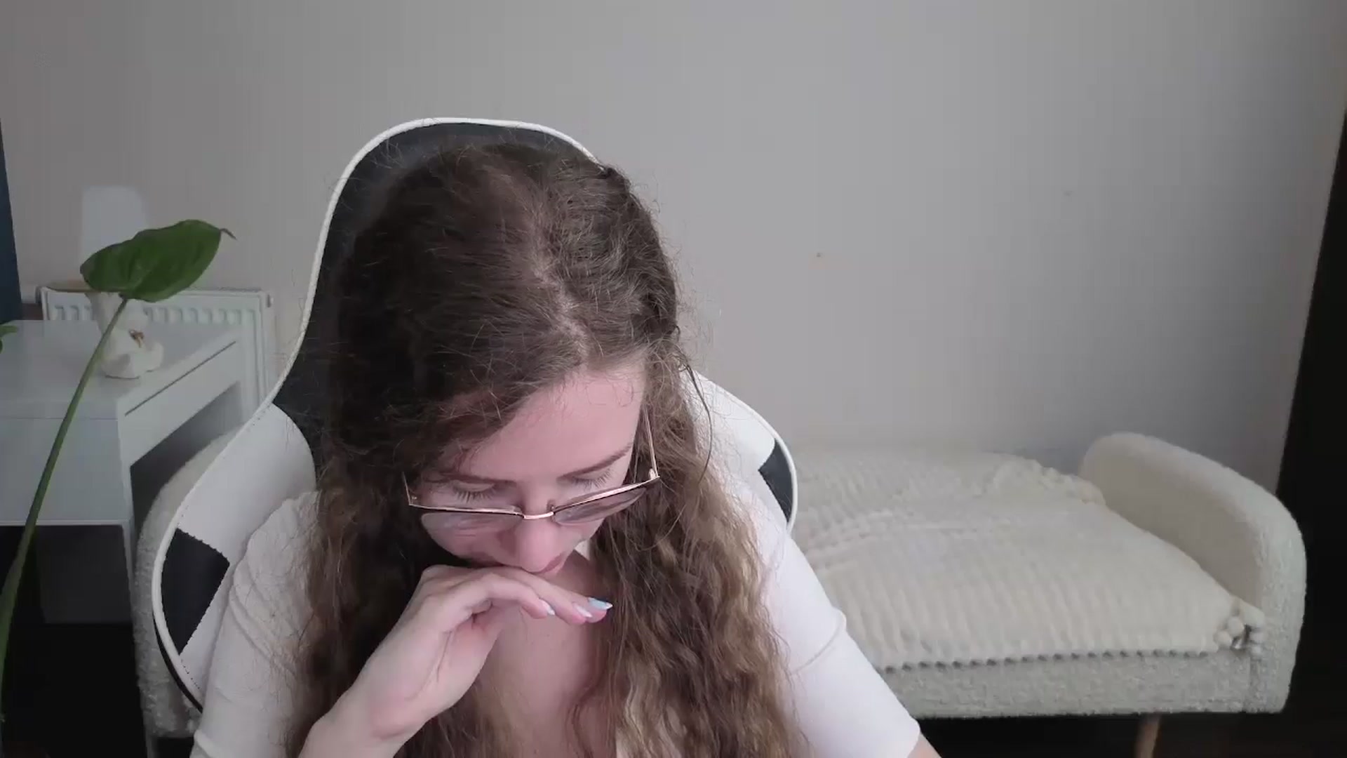 Gallery image thumbnail from BlueFlowerr's myfreecams stream on, 12/18/2025, 18:52 image 14 of 20