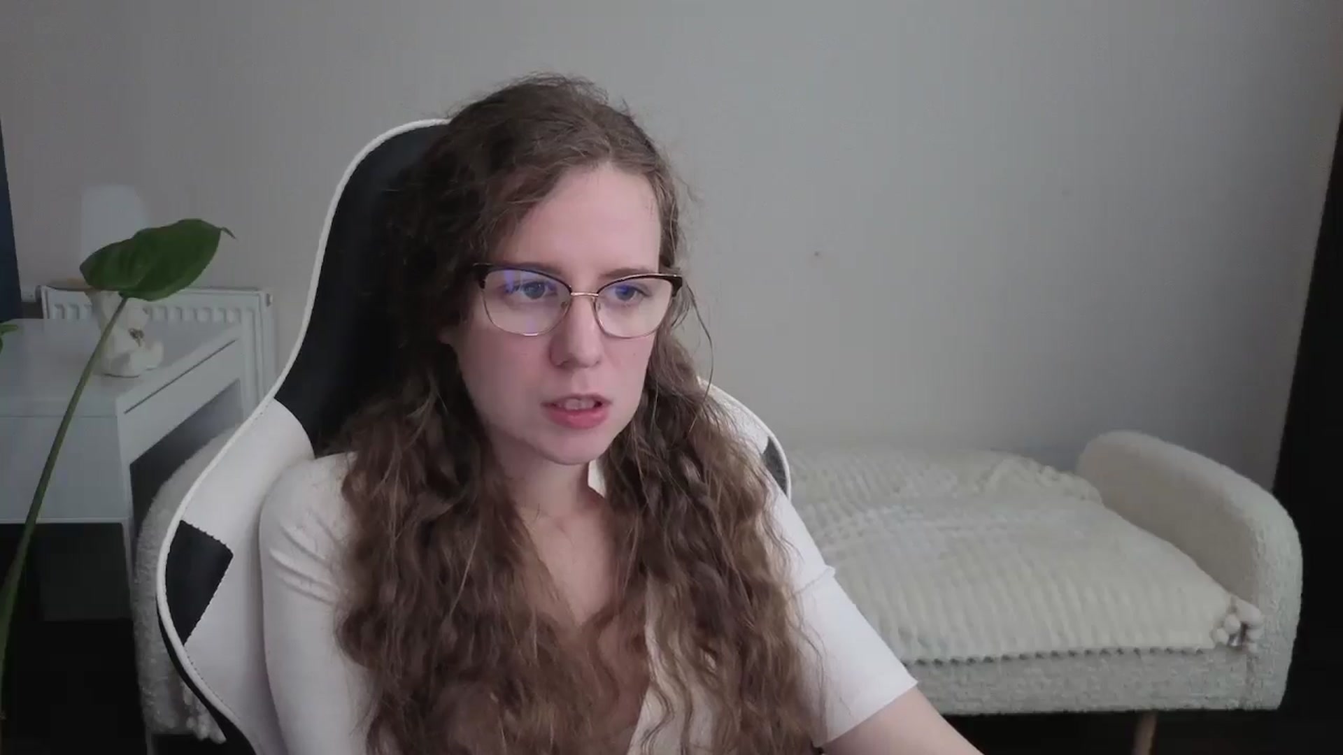 Gallery image thumbnail from BlueFlowerr's myfreecams stream on, 12/18/2025, 18:52 image 19 of 20