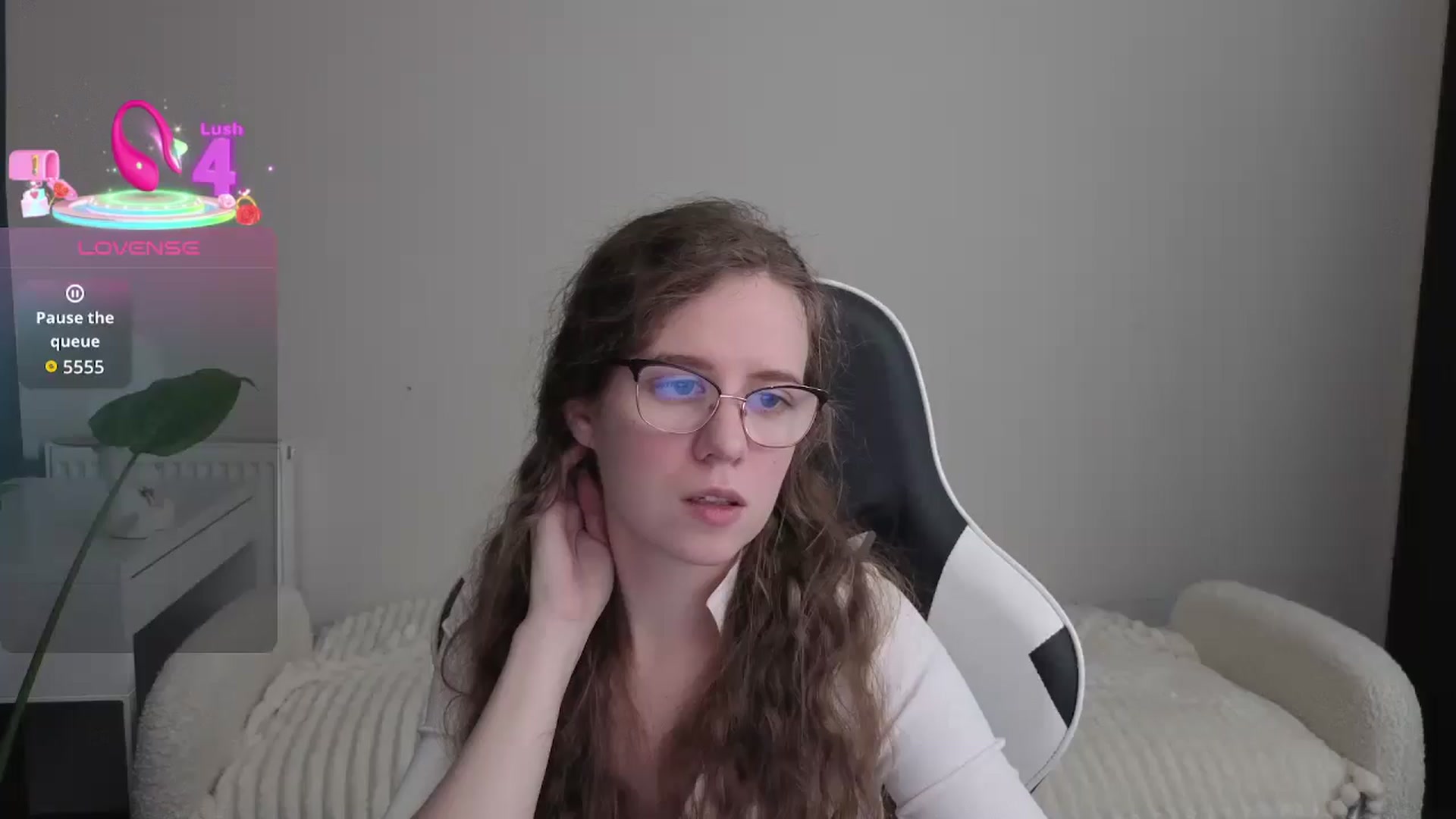 Gallery image thumbnail from BlueFlowerr's myfreecams stream on, 12/18/2025, 19:16 image 14 of 20