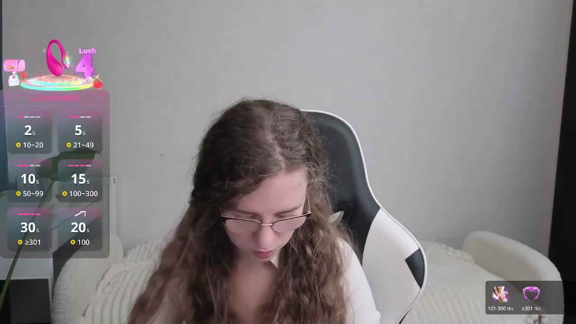 Gallery image thumbnail from BlueFlowerr's myfreecams stream on, 12/18/2025, 19:16 image 18 of 20