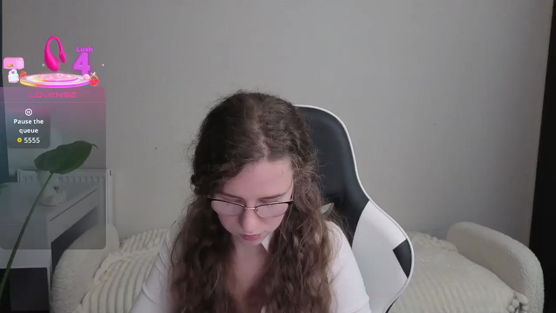 Gallery image thumbnail from BlueFlowerr's myfreecams stream on, 12/18/2025, 19:16 image 13 of 20
