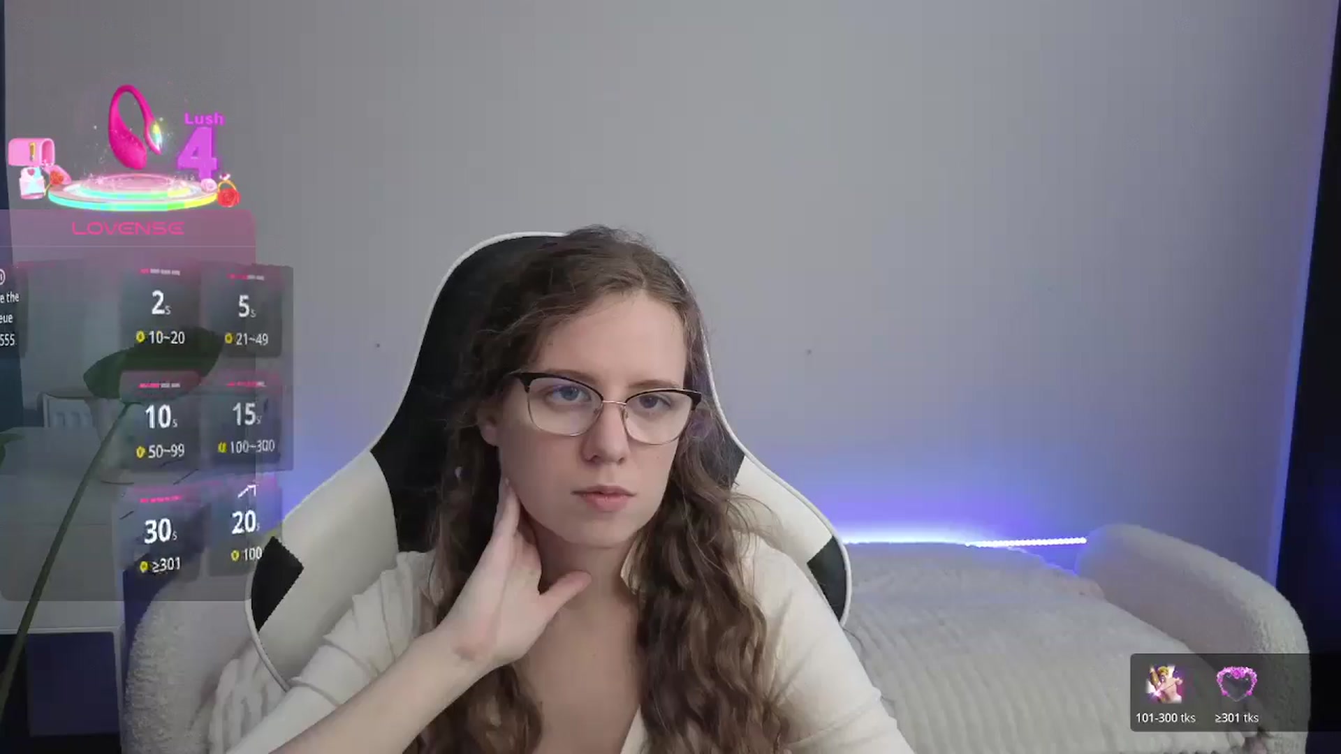 Gallery image thumbnail from BlueFlowerr's myfreecams stream on, 12/18/2025, 21:59 image 5 of 20