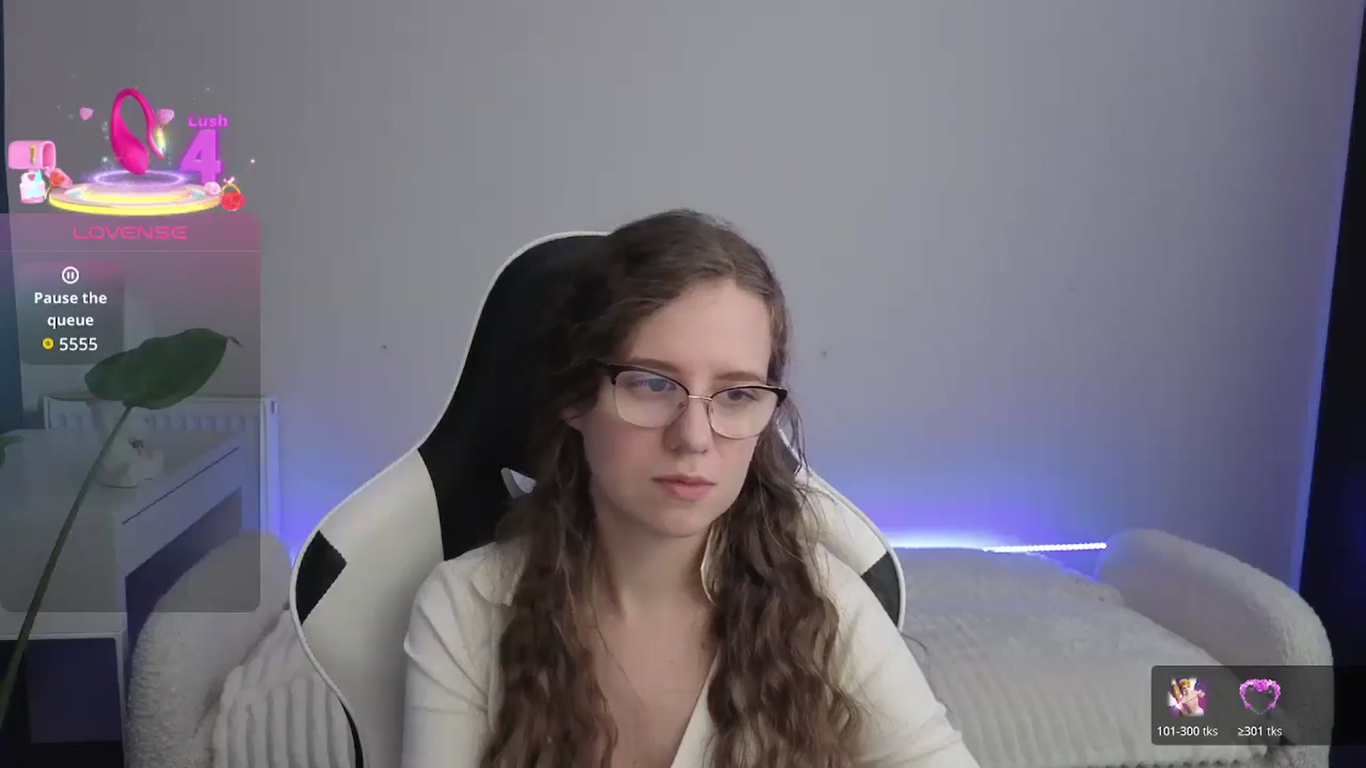 Gallery image thumbnail from BlueFlowerr's myfreecams stream on, 12/18/2025, 21:59 image 4 of 20