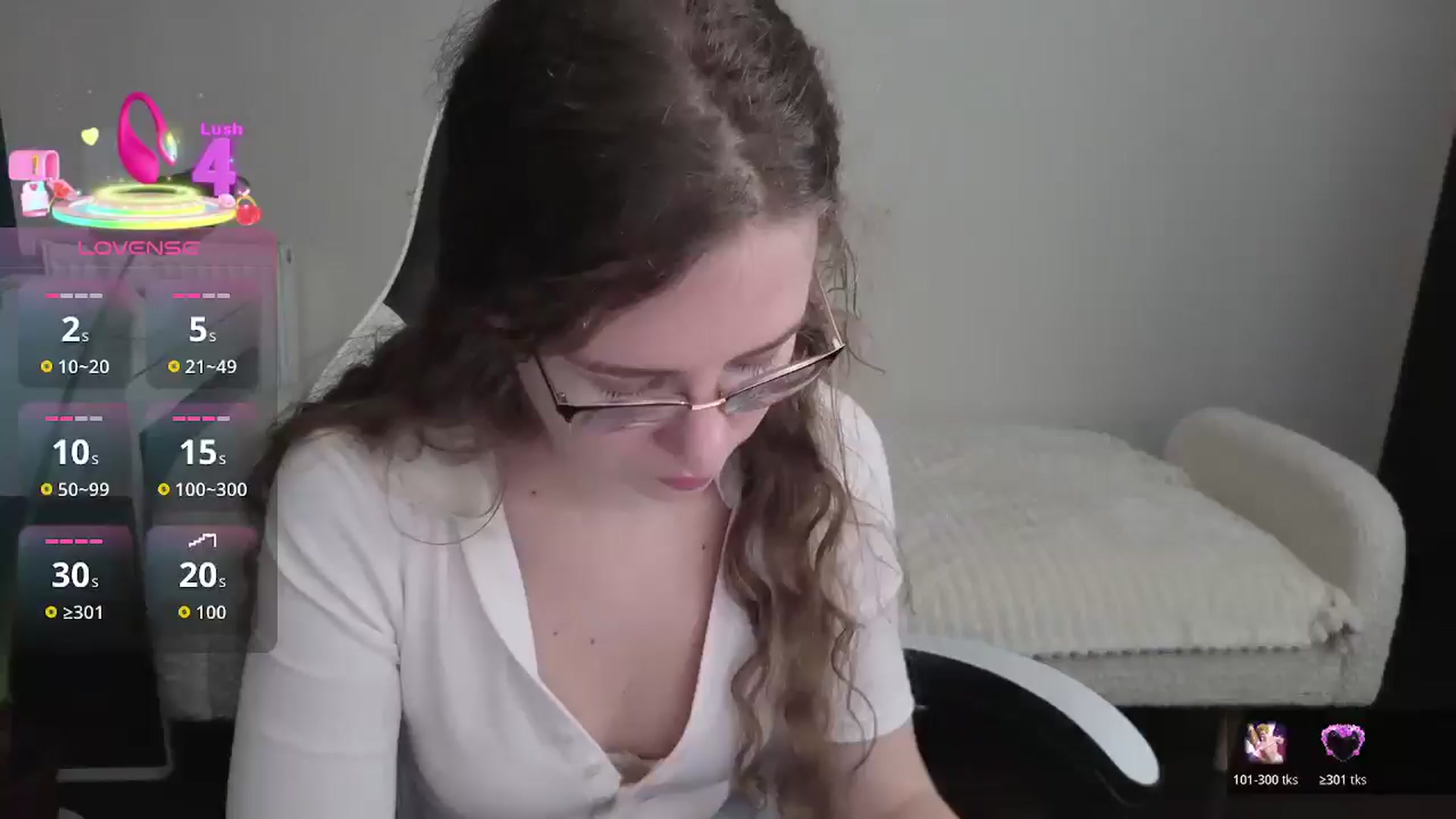 Gallery image thumbnail from BlueFlowerr's myfreecams stream on, 12/18/2025, 21:59 image 1 of 20