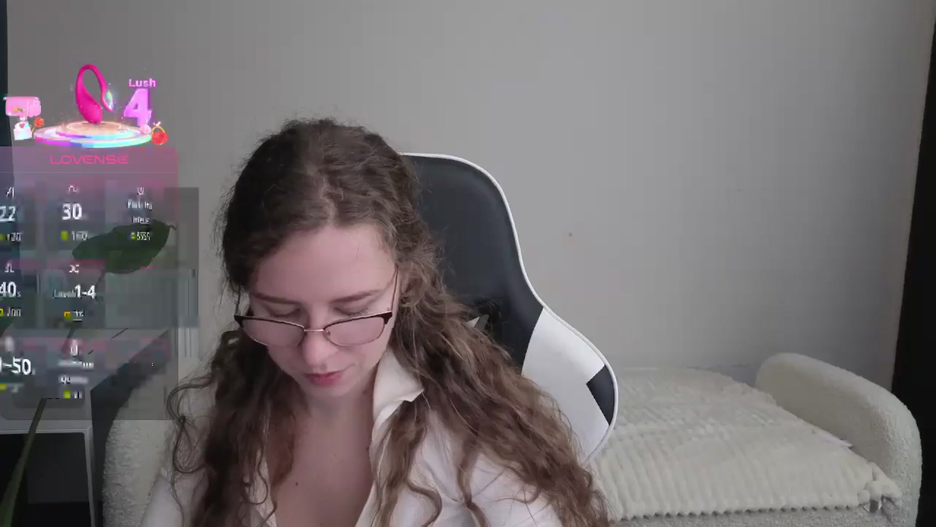 Gallery image thumbnail from BlueFlowerr's myfreecams stream on, 12/19/2025, 24:08 image 16 of 20