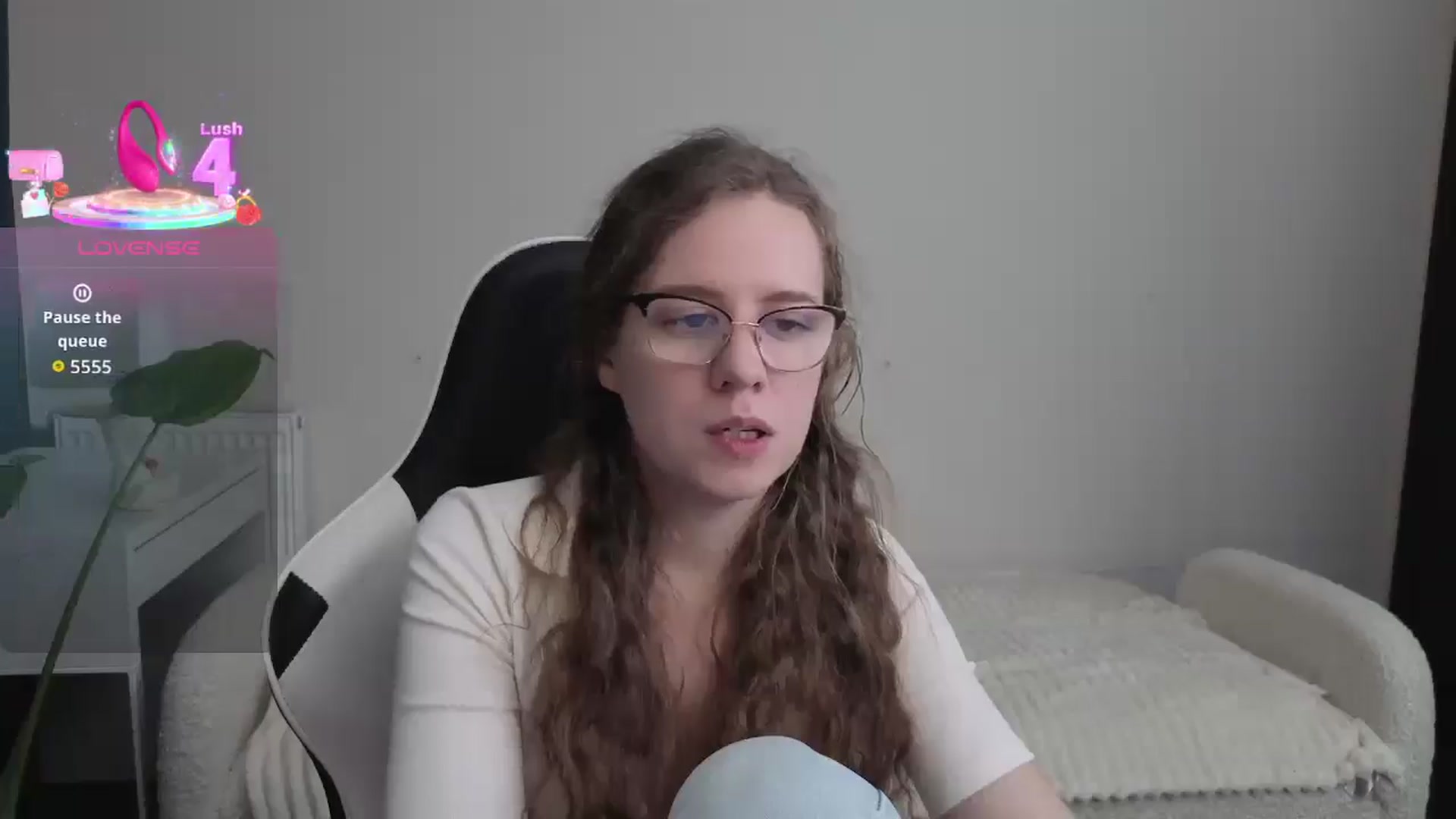 Gallery image thumbnail from BlueFlowerr's myfreecams stream on, 12/19/2025, 24:08 image 8 of 20