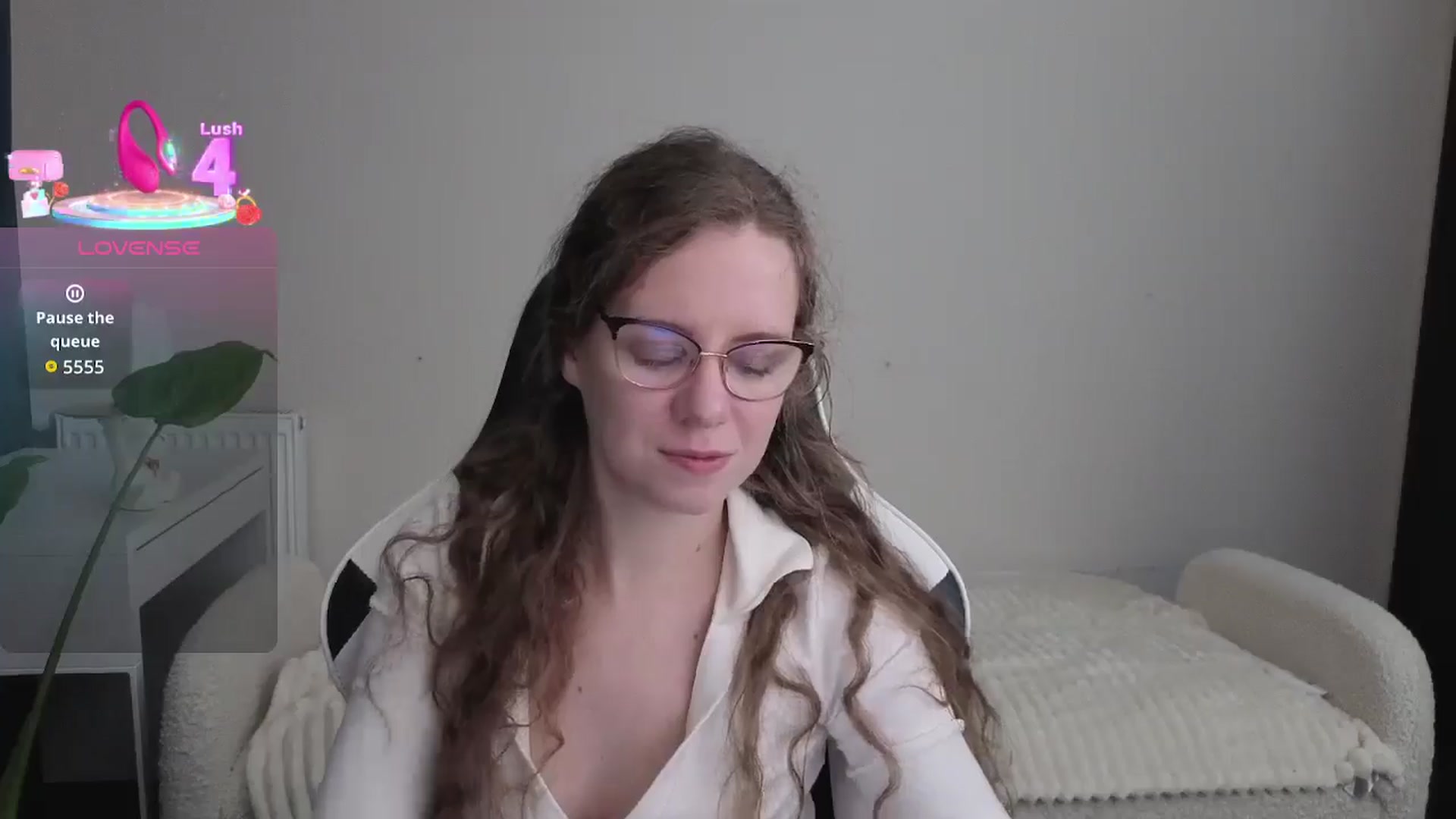Gallery image thumbnail from BlueFlowerr's myfreecams stream on, 12/19/2025, 24:08 image 17 of 20