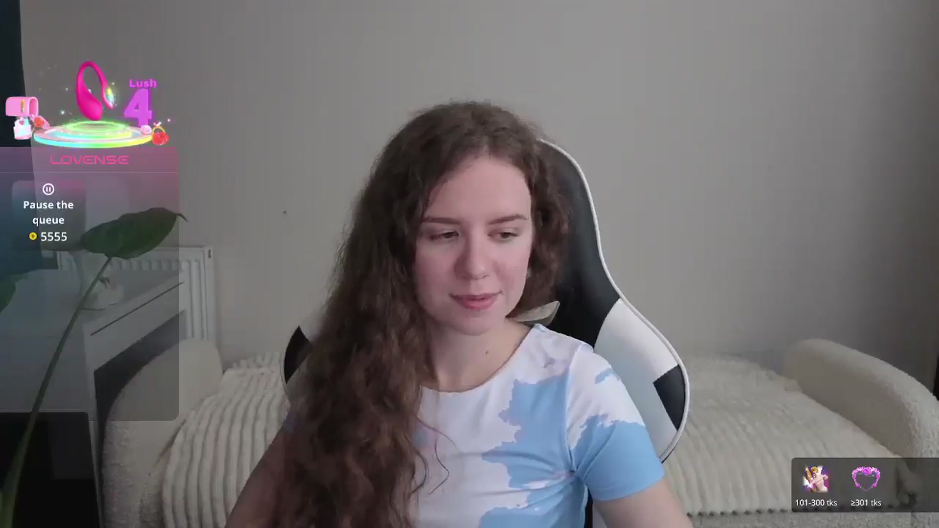Gallery image thumbnail from BlueFlowerr's myfreecams stream on, 12/19/2025, 20:08 image 18 of 20