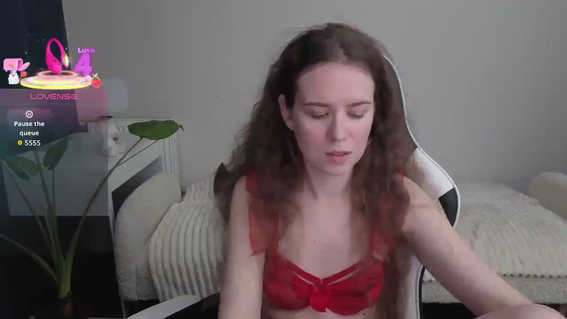 Gallery image thumbnail from BlueFlowerr's myfreecams stream on, 12/21/2025, 19:28 image 19 of 20