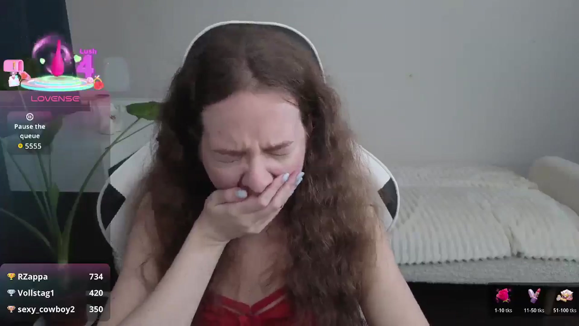 Gallery image thumbnail from BlueFlowerr's myfreecams stream on, 12/21/2025, 21:20 image 13 of 20