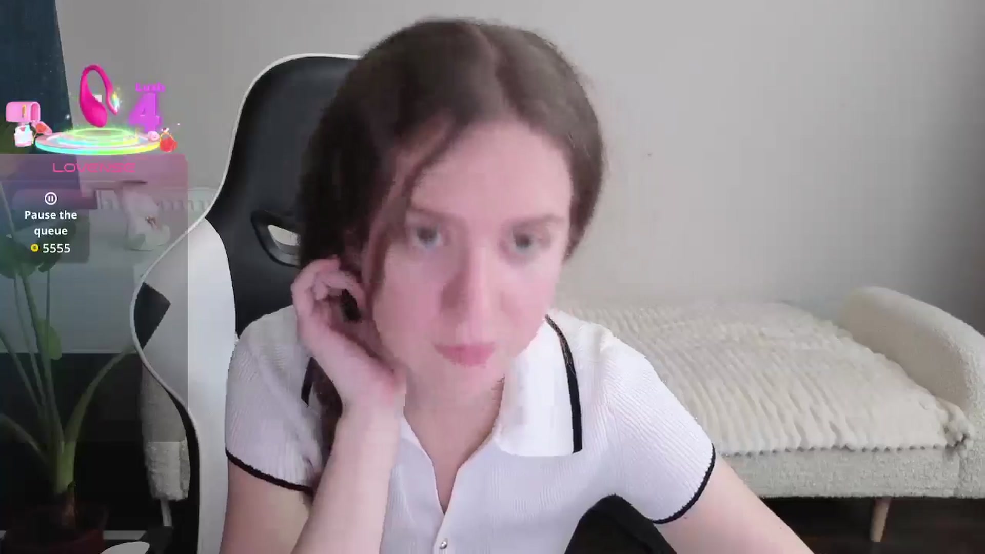 Gallery image thumbnail from BlueFlowerr's myfreecams stream on, 12/22/2025, 19:22 image 5 of 20