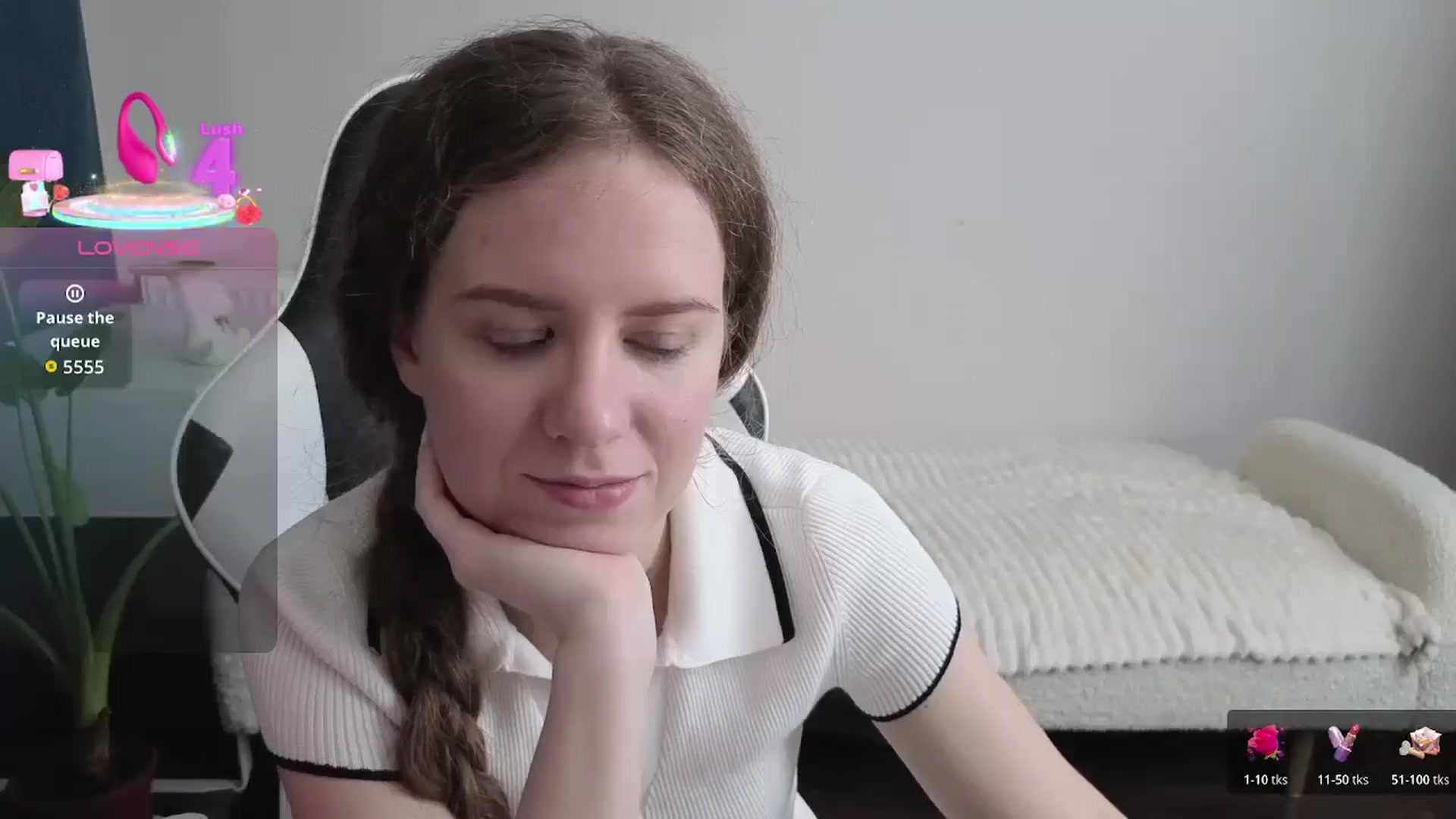 Gallery image thumbnail from BlueFlowerr's myfreecams stream on, 12/22/2025, 19:22 image 2 of 20