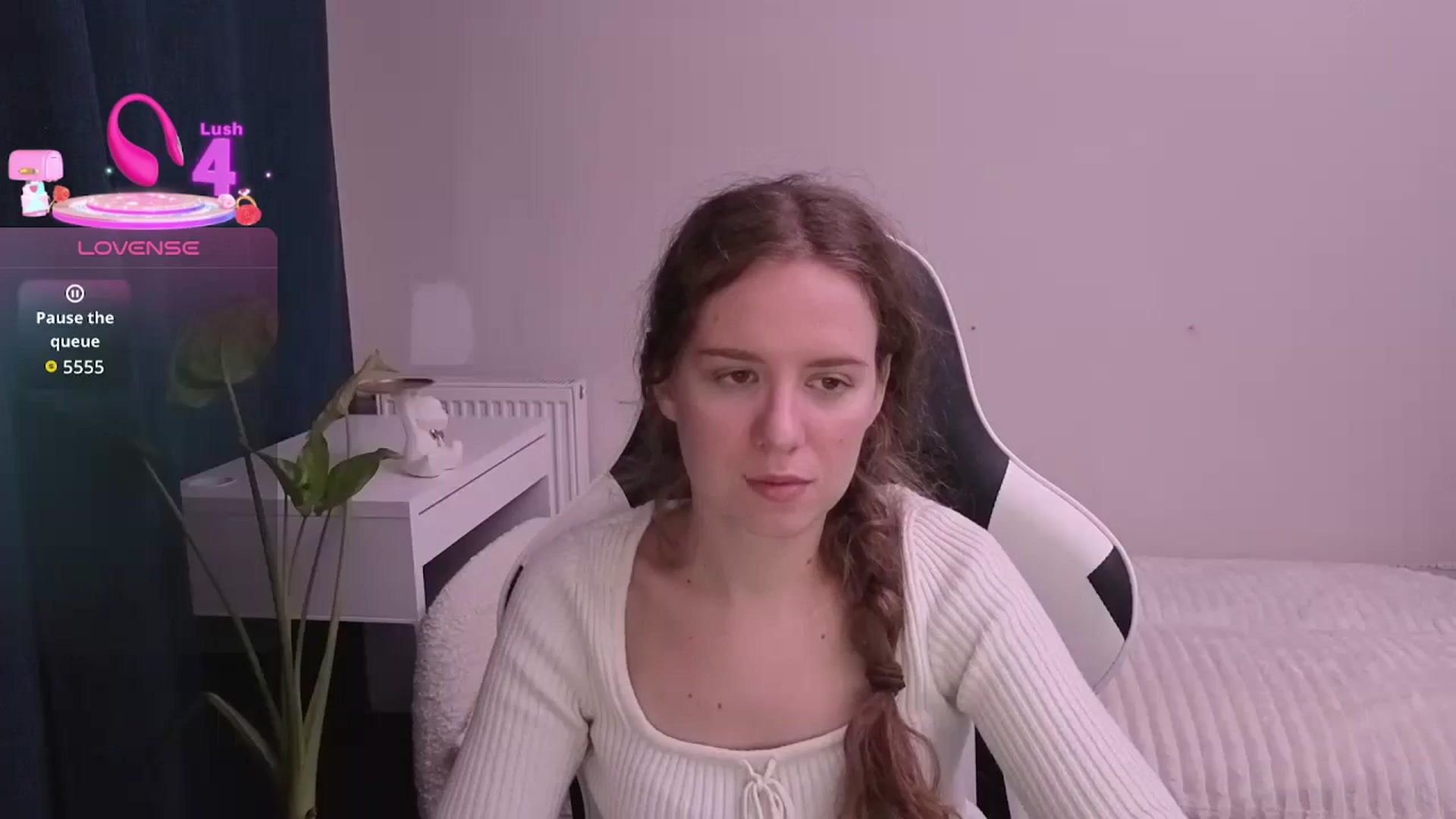 Gallery image thumbnail from BlueFlowerr's myfreecams stream on, 12/28/2025, 19:21 image 2 of 20
