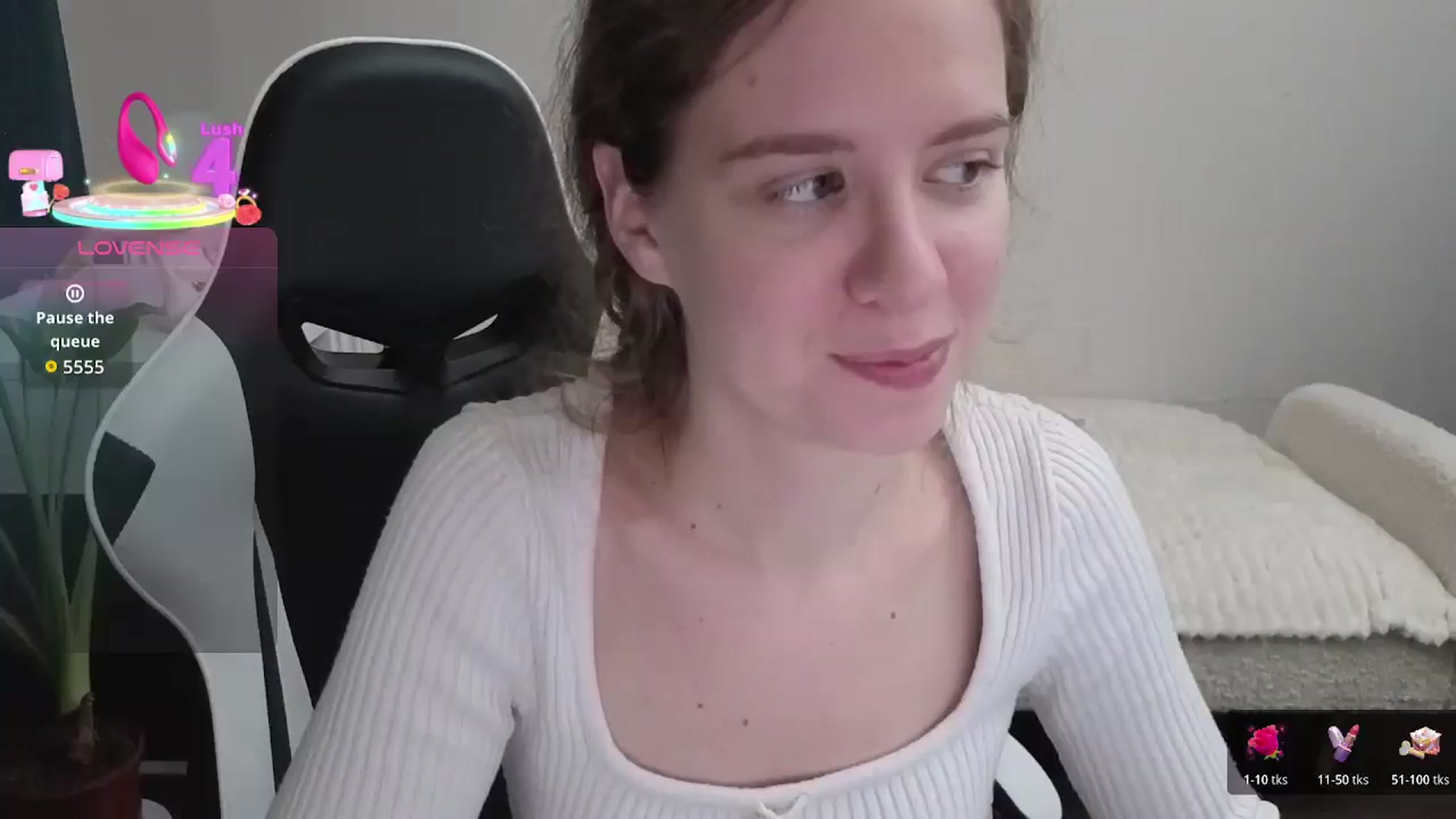 Gallery image thumbnail from BlueFlowerr's myfreecams stream on, 12/28/2025, 21:44 image 12 of 20