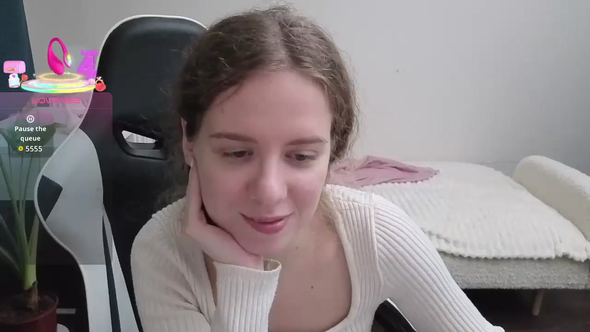 Gallery image thumbnail from BlueFlowerr's myfreecams stream on, 12/28/2025, 21:44 image 15 of 20