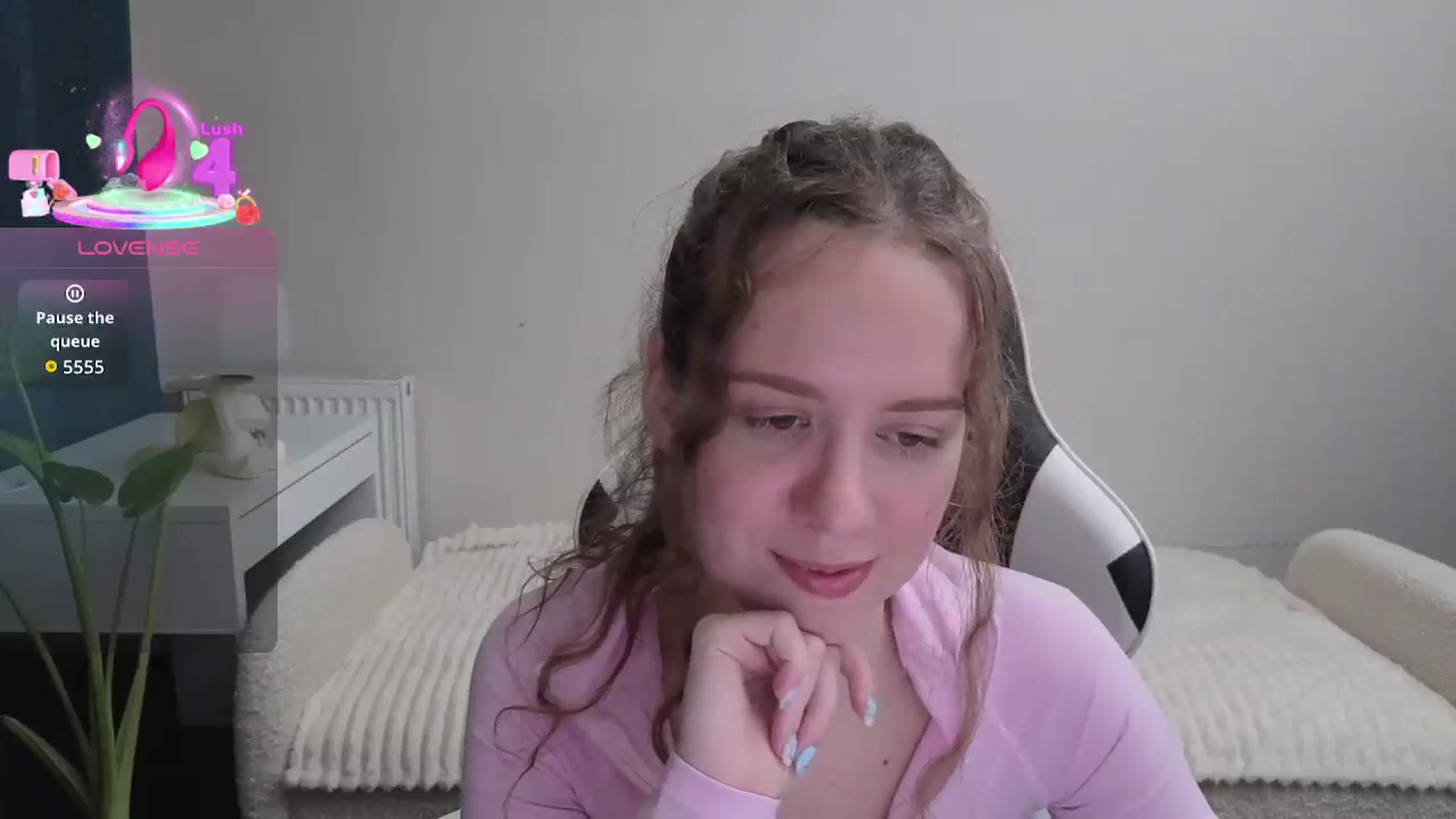Gallery image thumbnail from BlueFlowerr's myfreecams stream on, 12/29/2025, 19:39 image 18 of 20