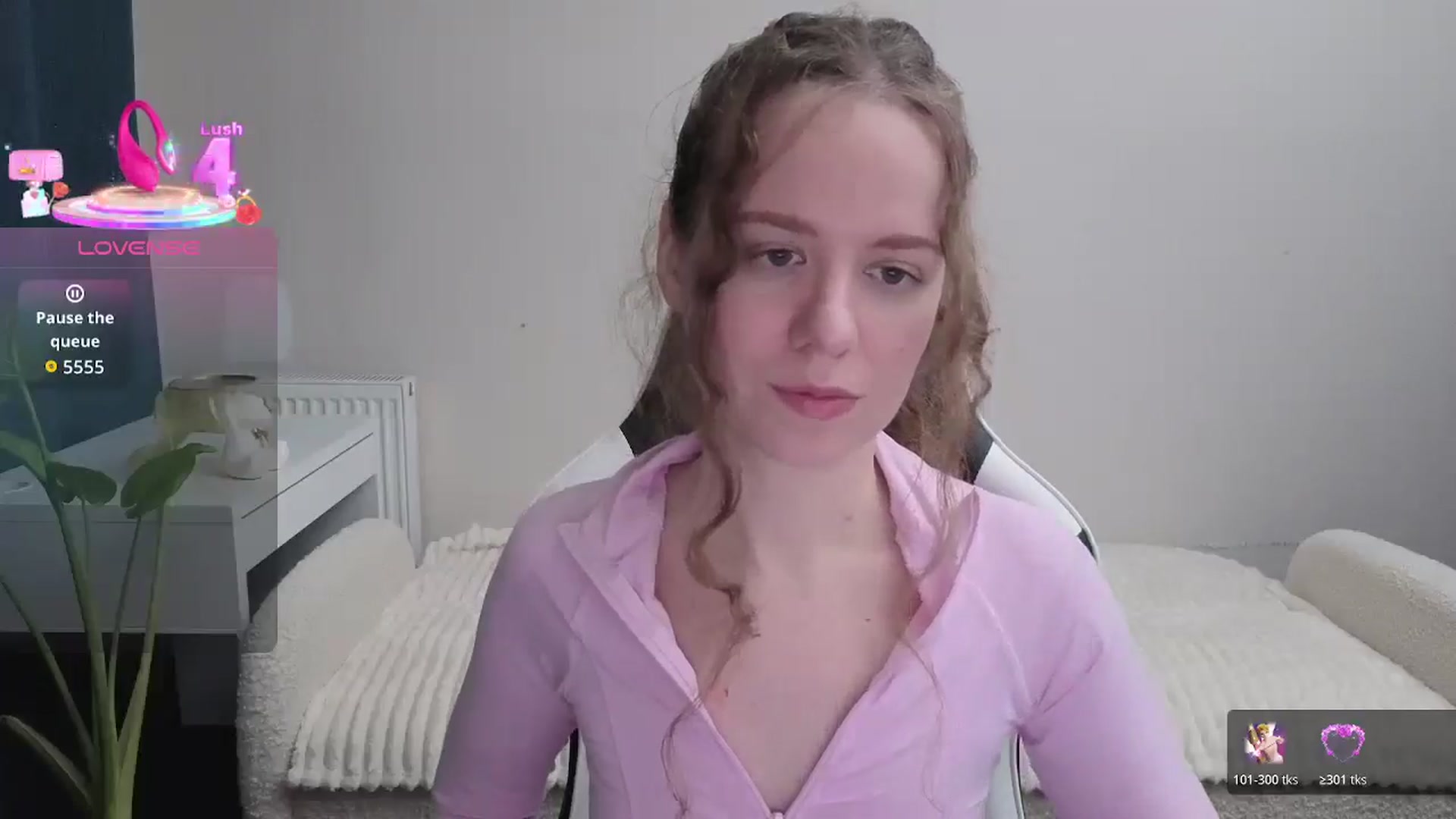 Gallery image thumbnail from BlueFlowerr's myfreecams stream on, 12/29/2025, 19:39 image 14 of 20