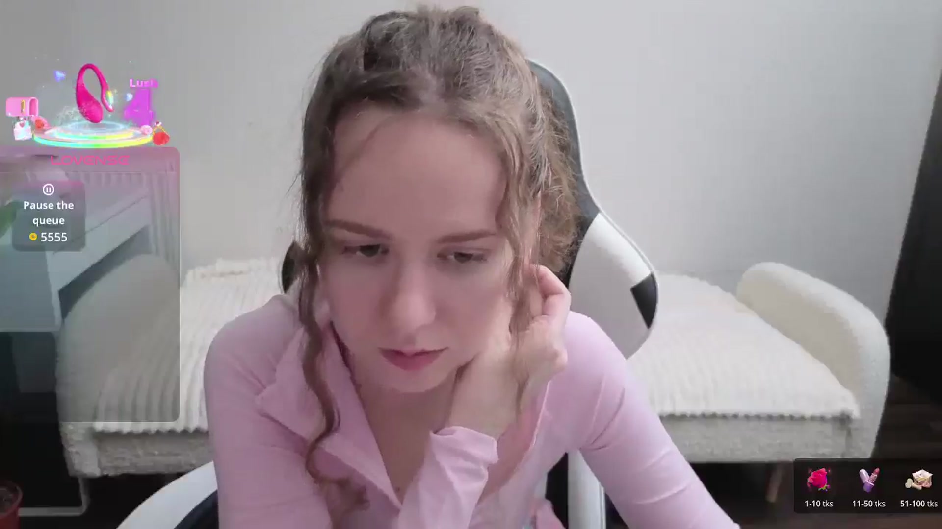Gallery image thumbnail from BlueFlowerr's myfreecams stream on, 12/29/2025, 19:39 image 7 of 20