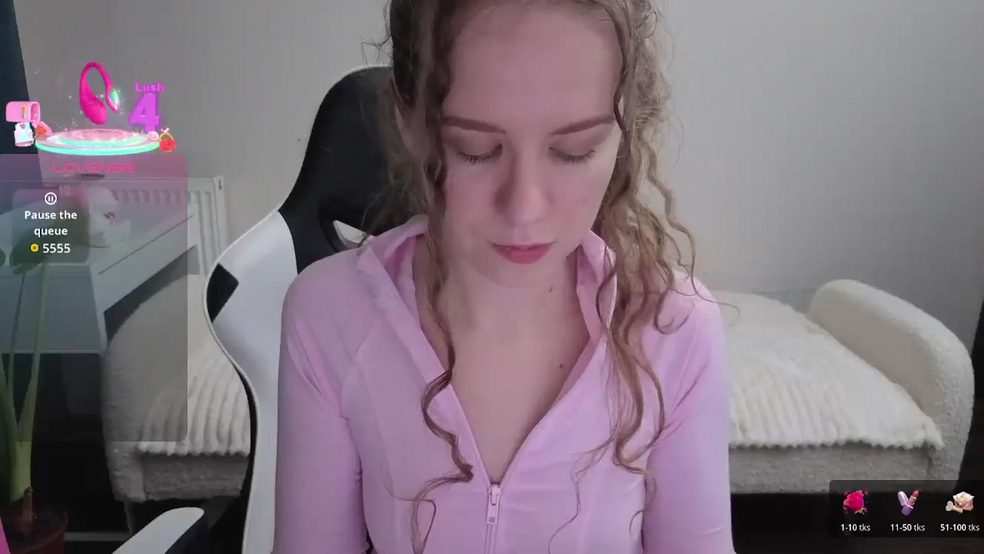 Gallery image thumbnail from BlueFlowerr's myfreecams stream on, 12/29/2025, 21:57 image 2 of 20