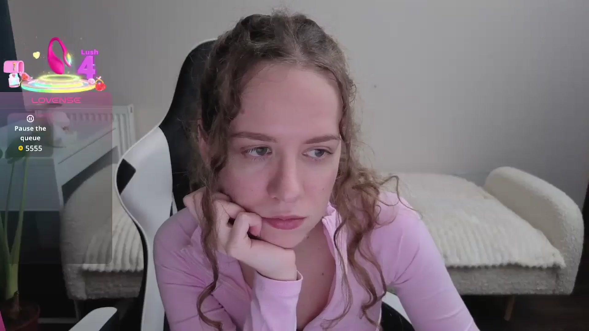 Gallery image thumbnail from BlueFlowerr's myfreecams stream on, 12/29/2025, 21:57 image 4 of 20