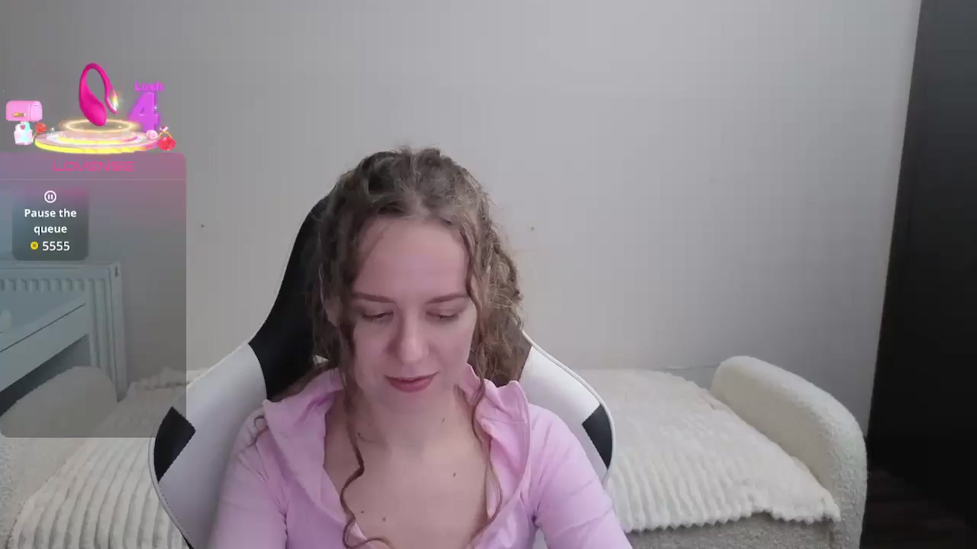 Gallery image thumbnail from BlueFlowerr's myfreecams stream on, 12/29/2025, 23:42 image 19 of 20