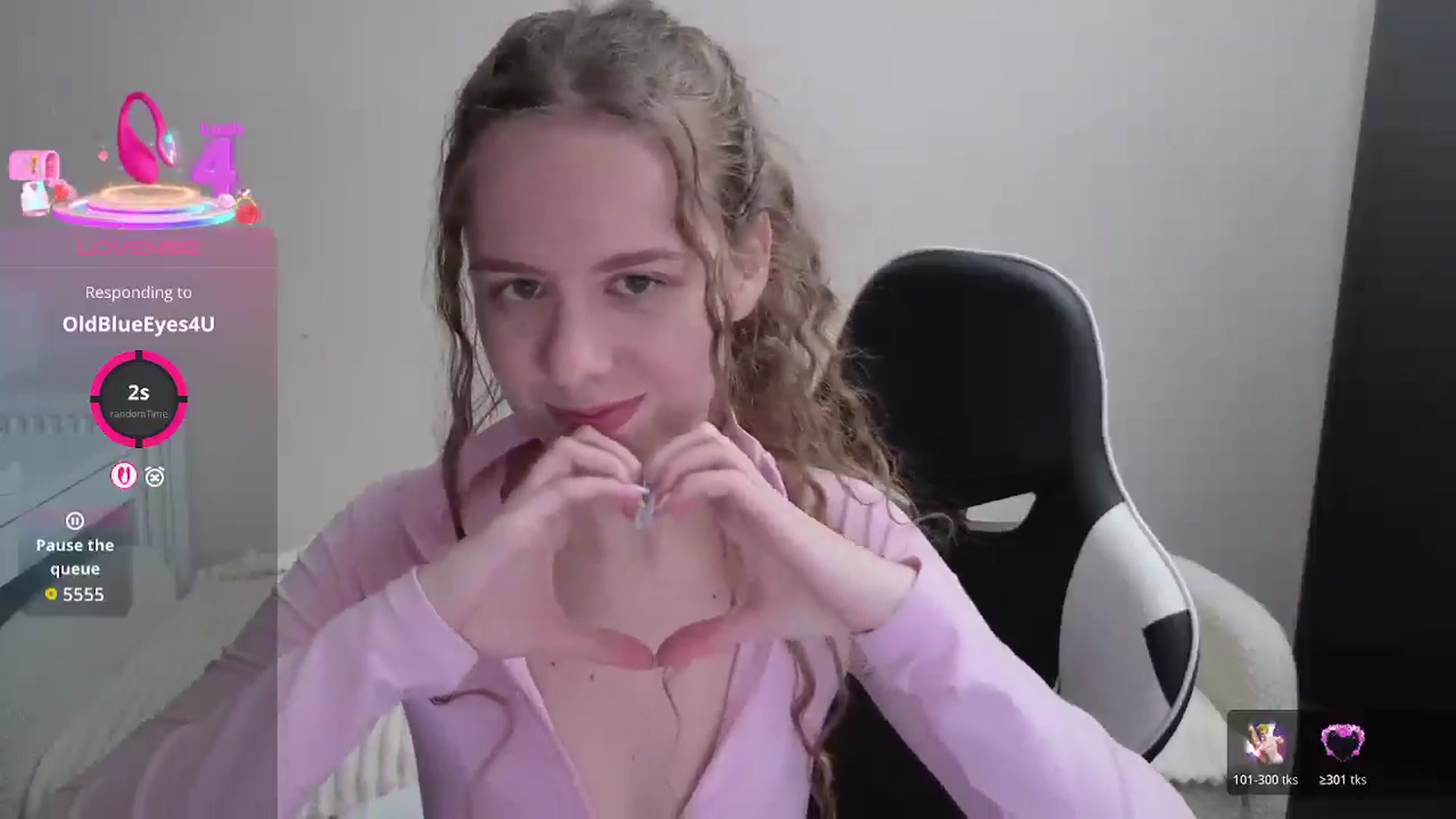 Gallery image thumbnail from BlueFlowerr's myfreecams stream on, 12/30/2025, 01:11 image 3 of 20
