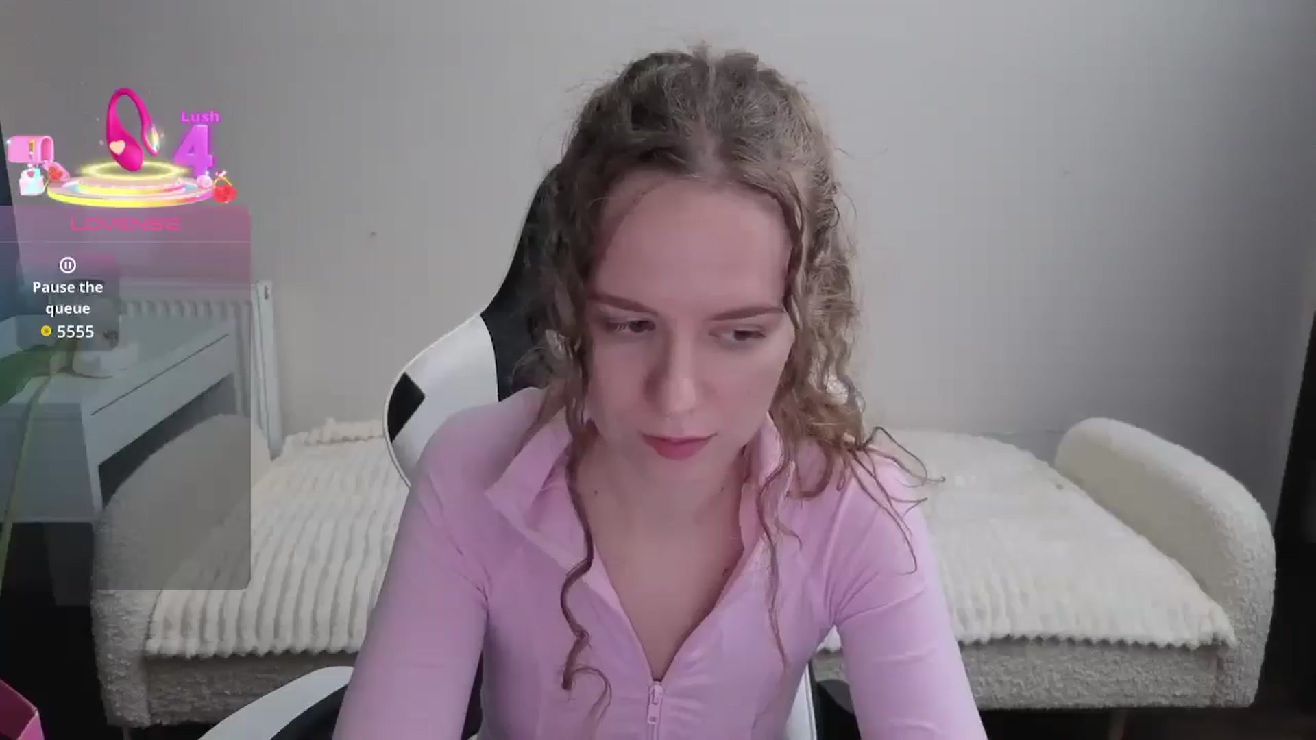 Gallery image thumbnail from BlueFlowerr's myfreecams stream on, 12/30/2025, 02:26 image 14 of 20