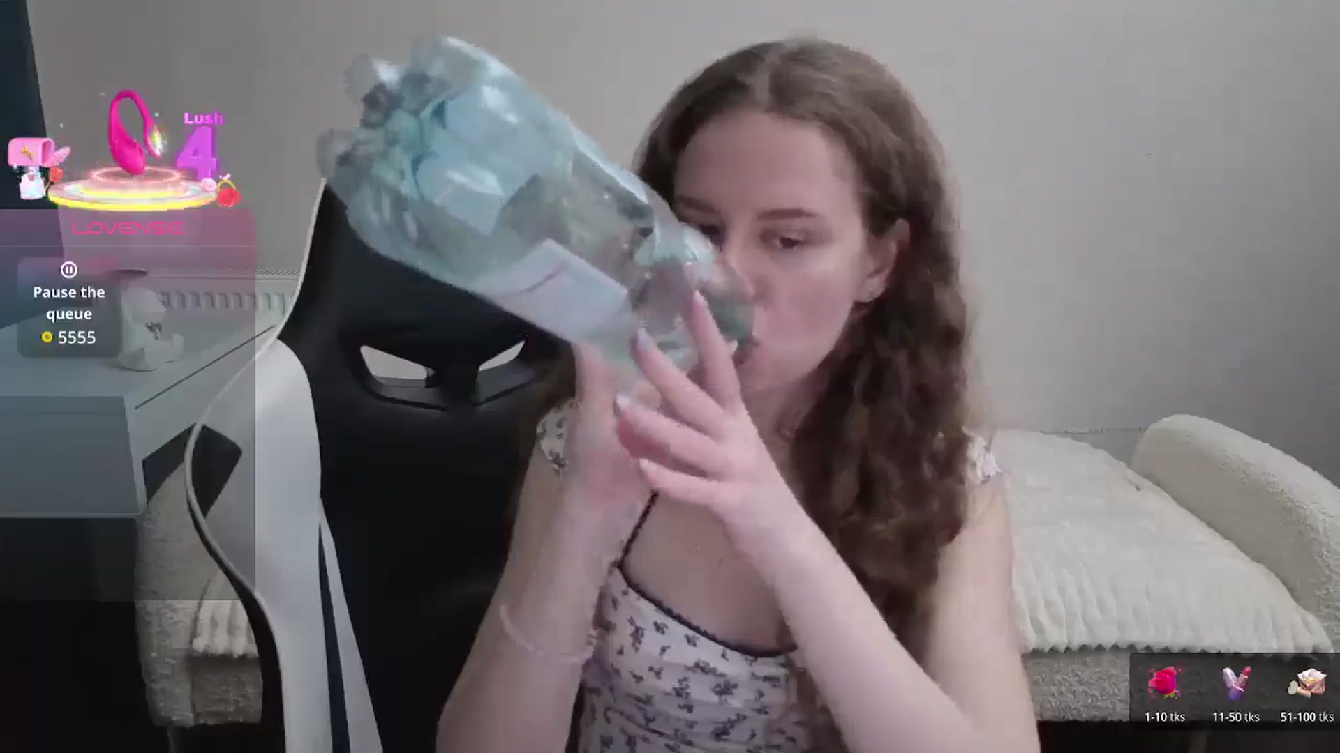 Gallery image thumbnail from BlueFlowerr's myfreecams stream on, 12/30/2025, 21:59 image 8 of 20