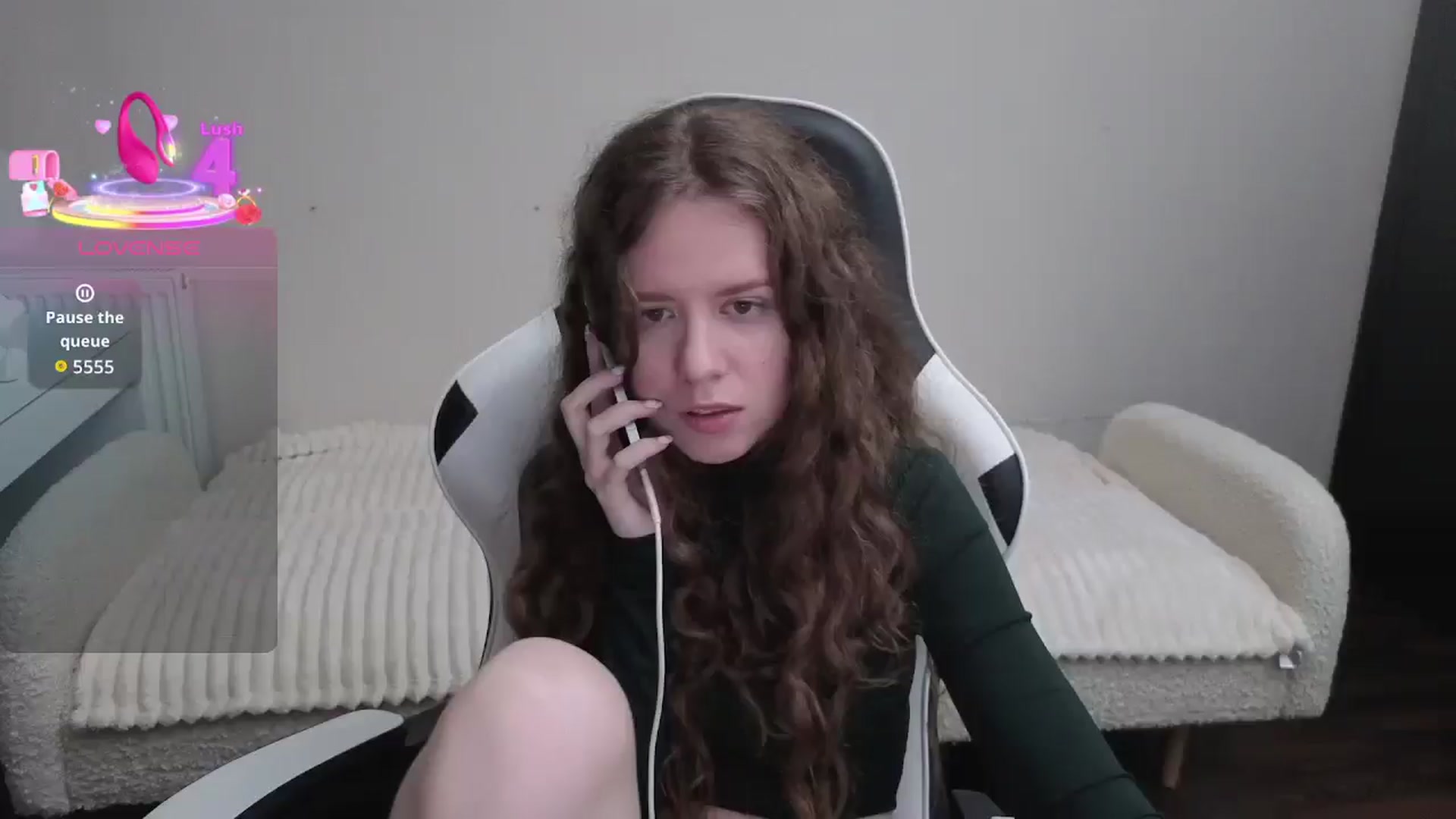 Gallery image thumbnail from BlueFlowerr's myfreecams stream on, 01/04/2026, 24:46 image 15 of 20