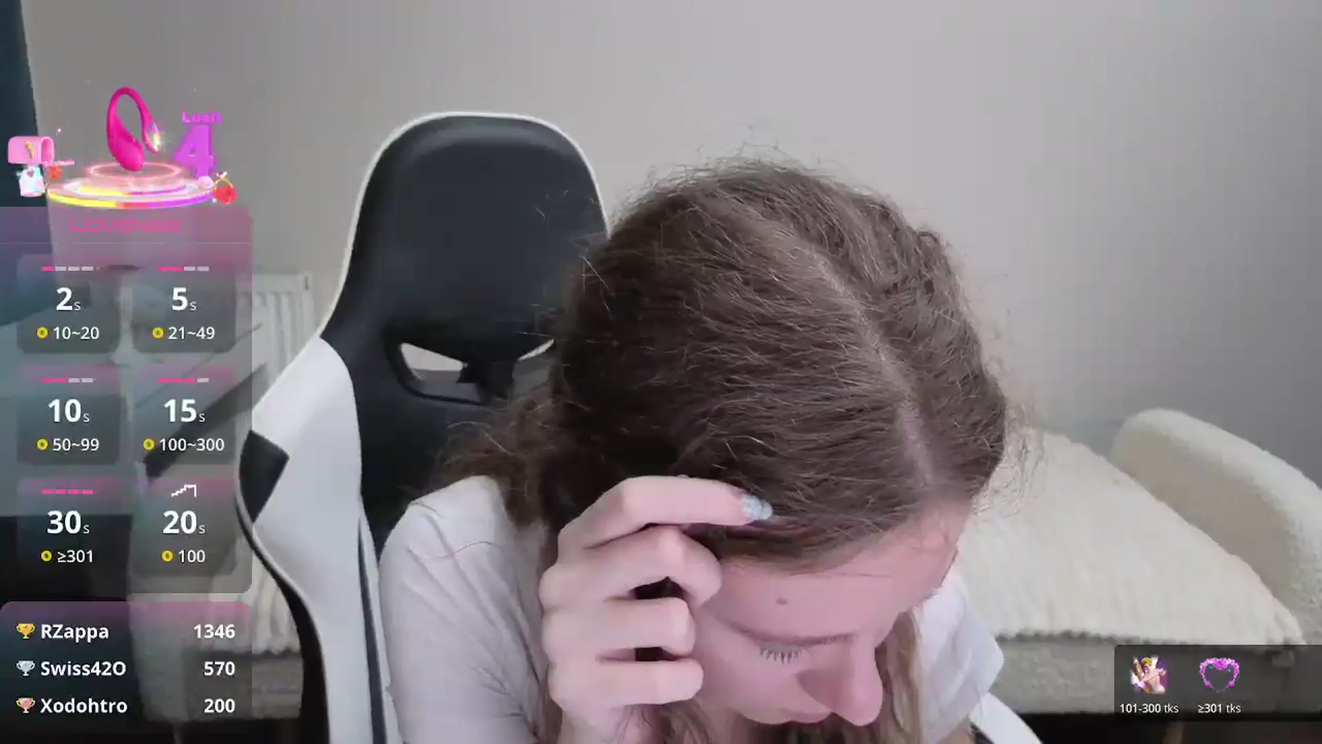 Gallery image thumbnail from BlueFlowerr's myfreecams stream on, 01/04/2026, 23:48 image 4 of 20