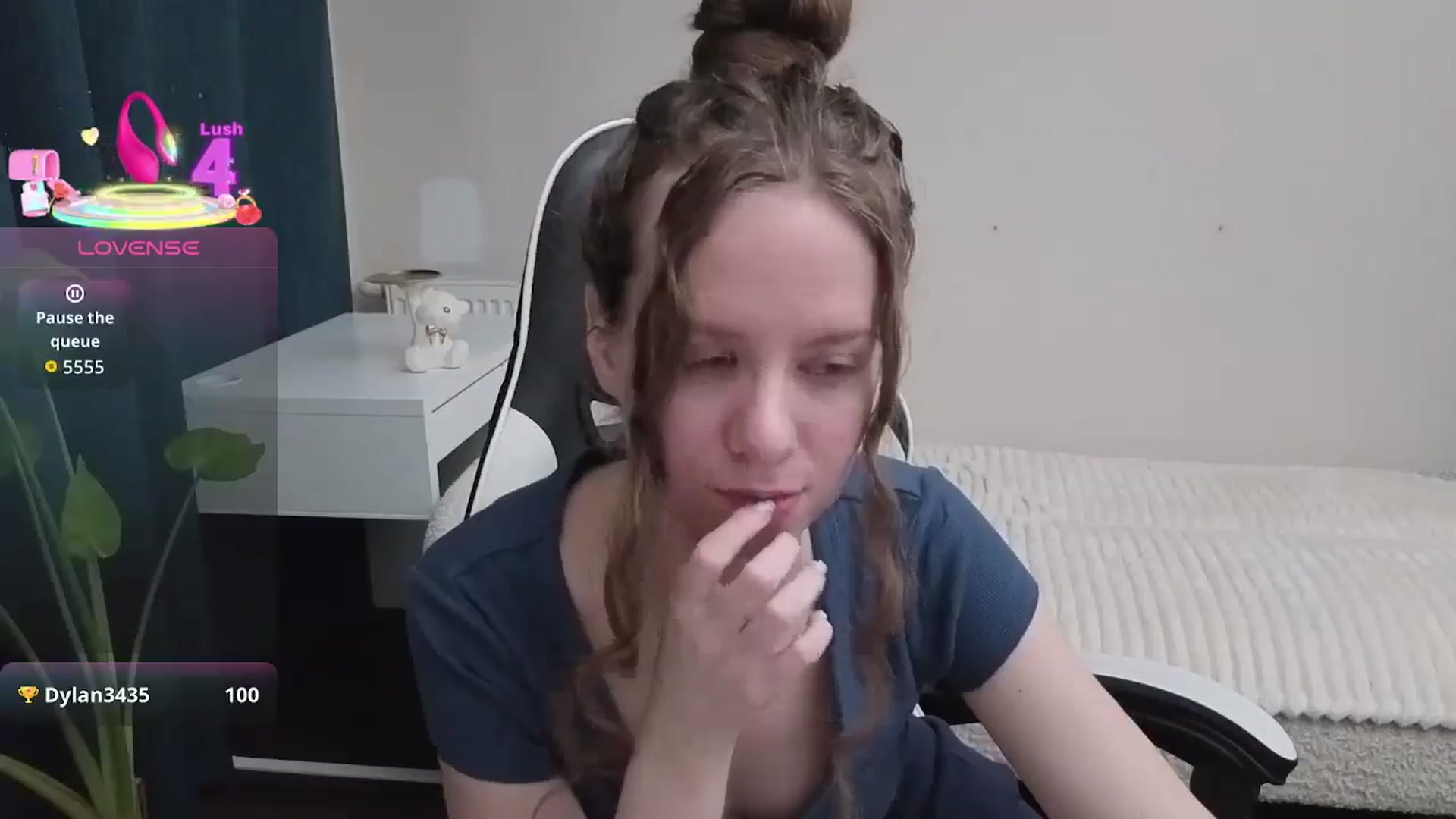 Gallery image thumbnail from BlueFlowerr's myfreecams stream on, 01/07/2026, 17:24 image 14 of 20