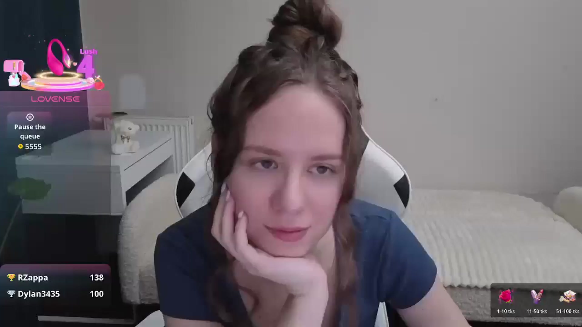 Gallery image thumbnail from BlueFlowerr's myfreecams stream on, 01/07/2026, 19:02 image 4 of 20