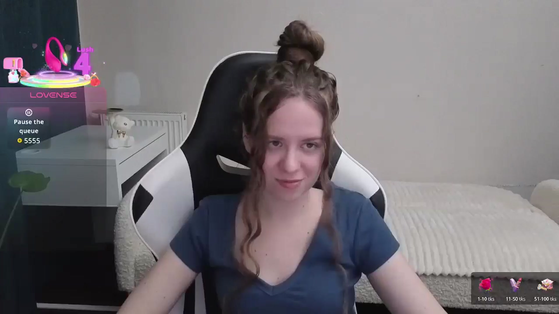 Gallery image thumbnail from BlueFlowerr's myfreecams stream on, 01/07/2026, 19:02 image 10 of 20