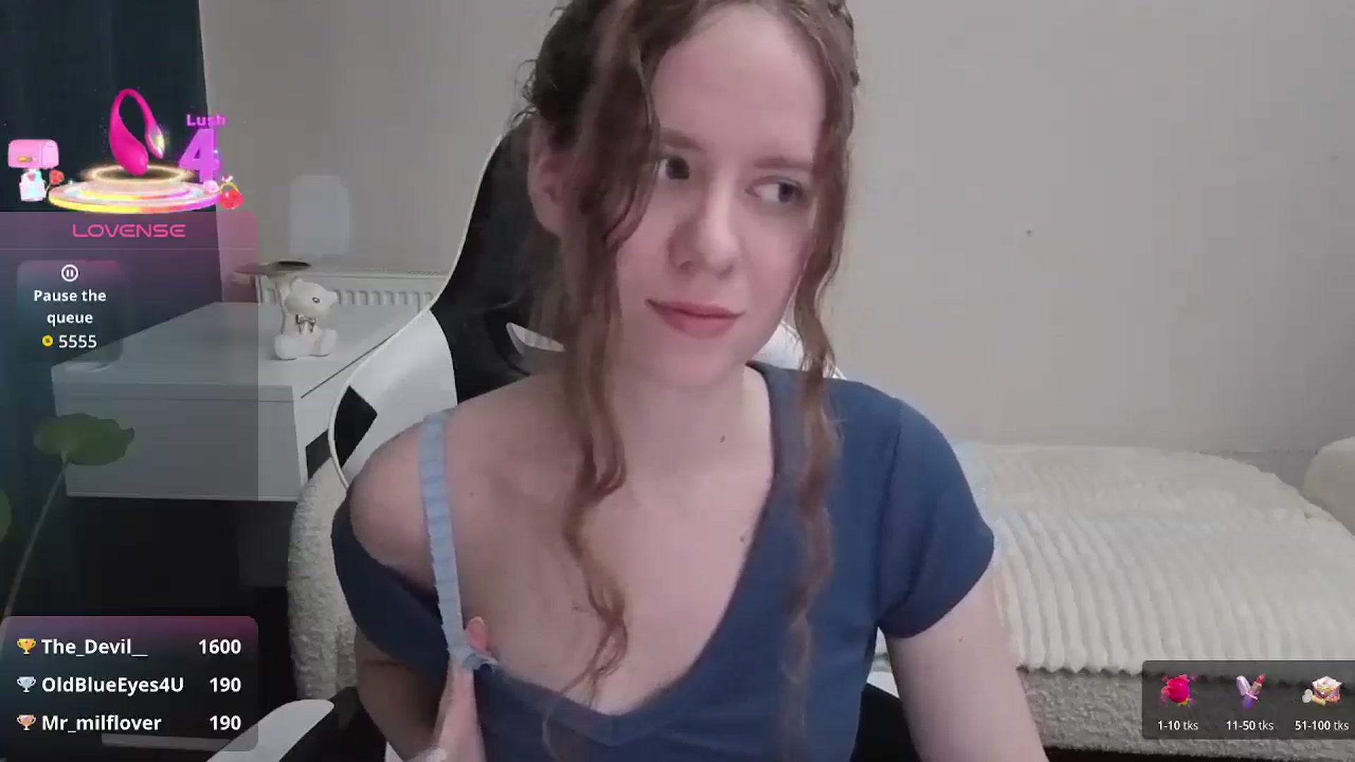 Gallery image thumbnail from BlueFlowerr's myfreecams stream on, 01/07/2026, 19:56 image 12 of 20