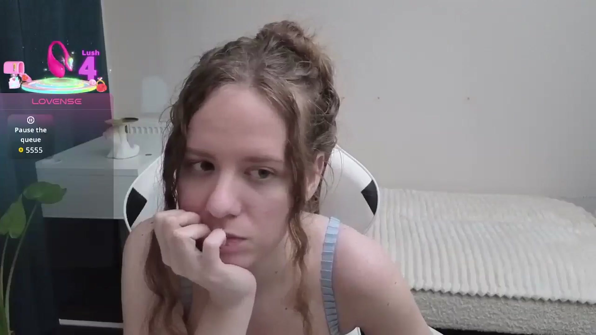 Gallery image thumbnail from BlueFlowerr's myfreecams stream on, 01/08/2026, 24:35 image 8 of 20