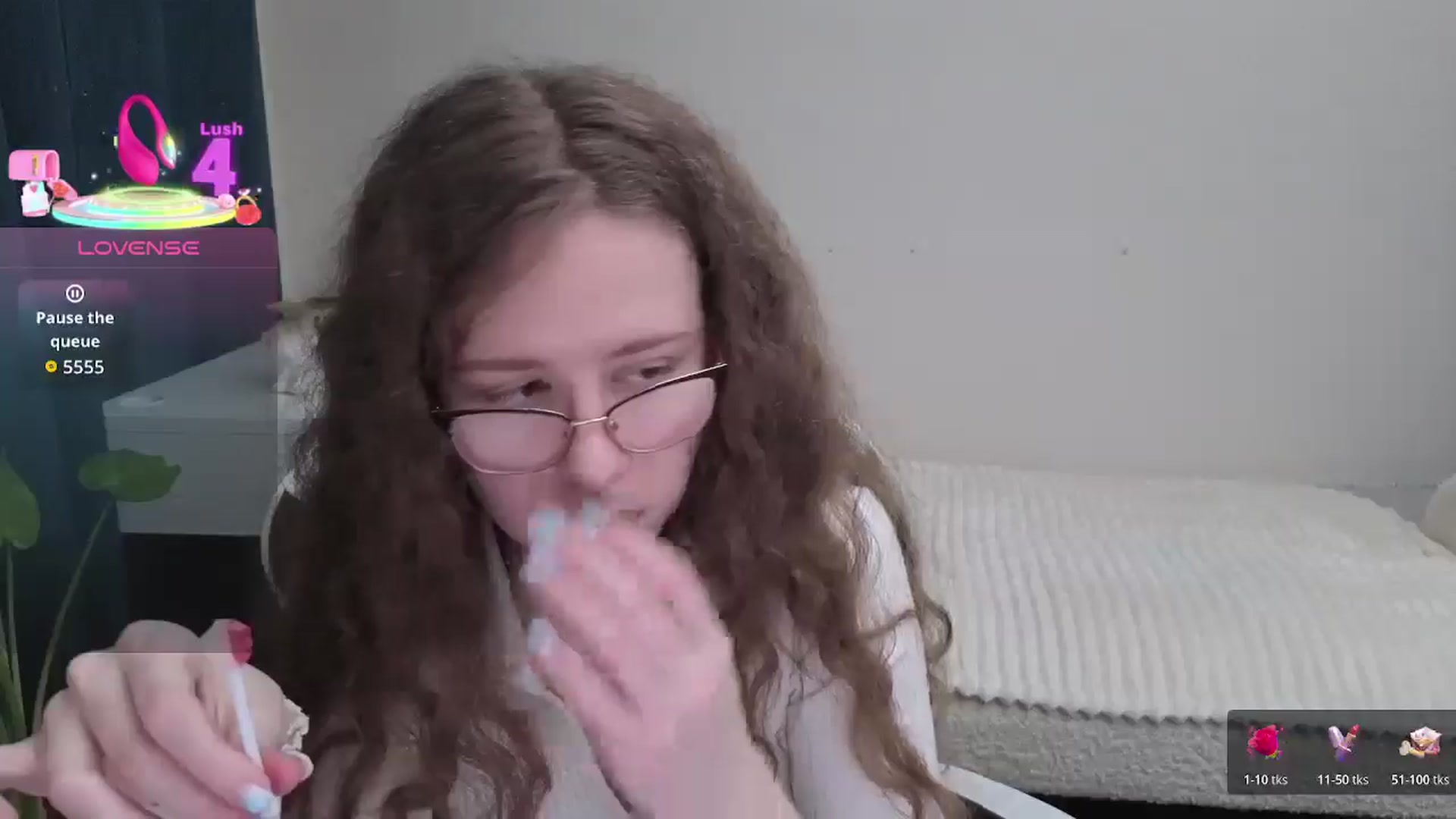 Gallery image thumbnail from BlueFlowerr's myfreecams stream on, 01/08/2026, 22:07 image 11 of 20