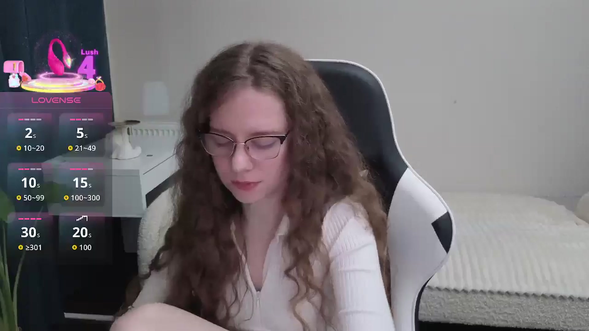 Gallery image thumbnail from BlueFlowerr's myfreecams stream on, 01/08/2026, 22:07 image 19 of 20