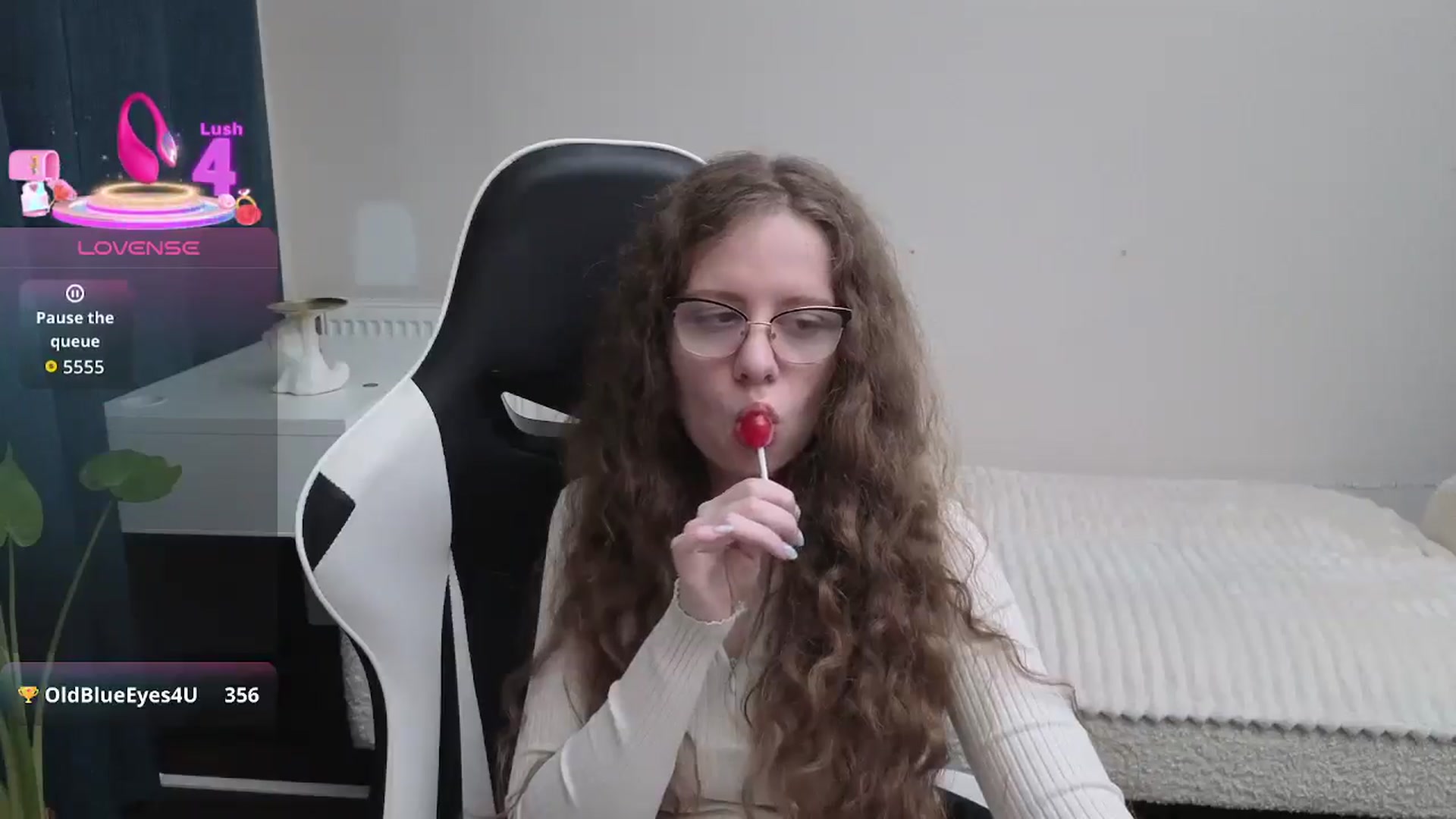 Gallery image thumbnail from BlueFlowerr's myfreecams stream on, 01/08/2026, 22:07 image 4 of 20