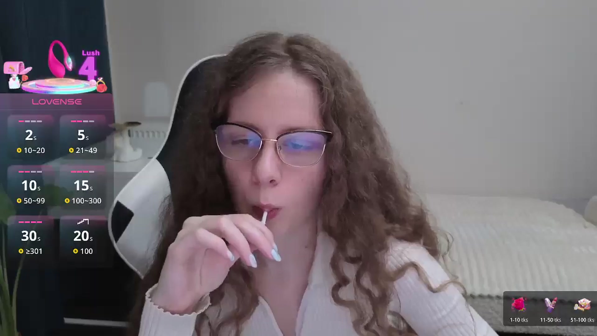 Gallery image thumbnail from BlueFlowerr's myfreecams stream on, 01/08/2026, 22:07 image 9 of 20