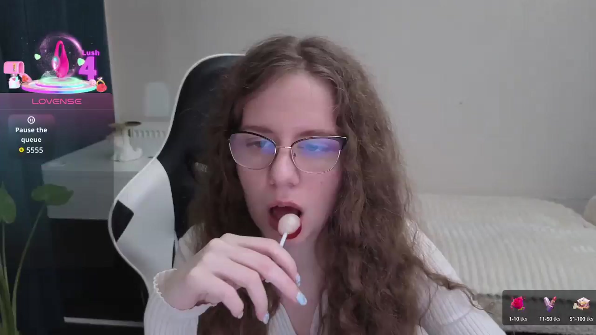 Gallery image thumbnail from BlueFlowerr's myfreecams stream on, 01/08/2026, 22:07 image 1 of 20