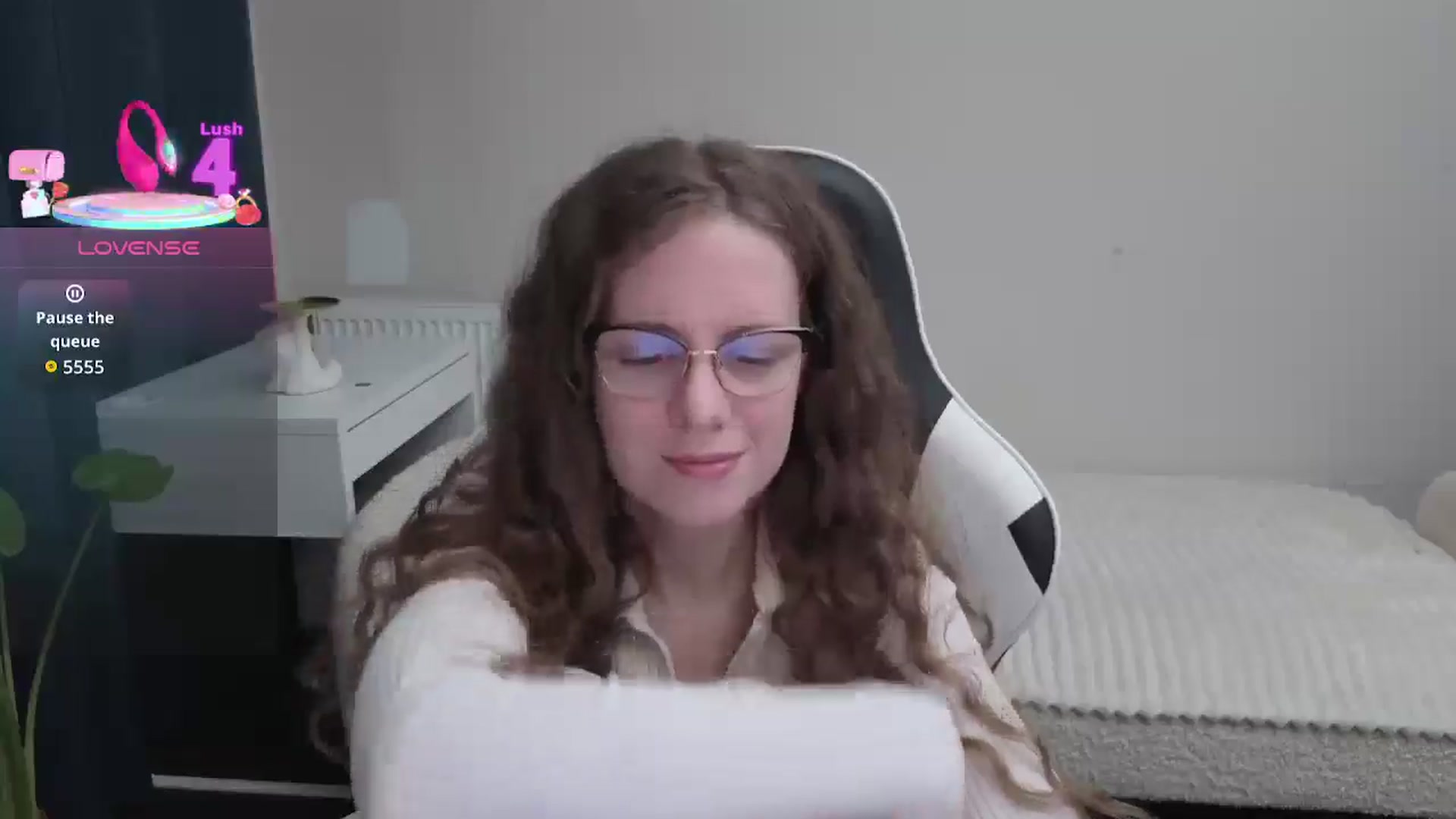 Gallery image thumbnail from BlueFlowerr's myfreecams stream on, 01/08/2026, 22:21 image 17 of 20