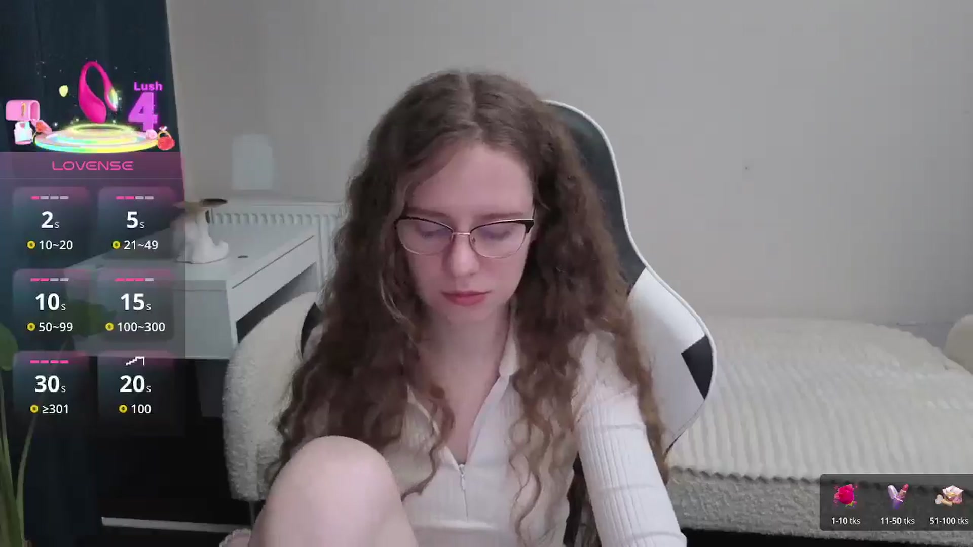 Gallery image thumbnail from BlueFlowerr's myfreecams stream on, 01/08/2026, 22:21 image 6 of 20
