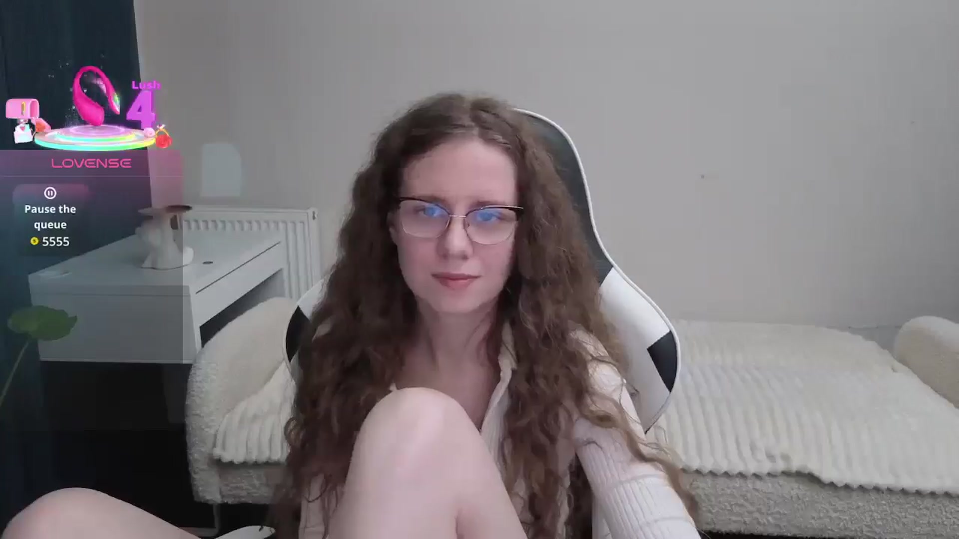 Gallery image thumbnail from BlueFlowerr's myfreecams stream on, 01/09/2026, 24:54 image 14 of 20
