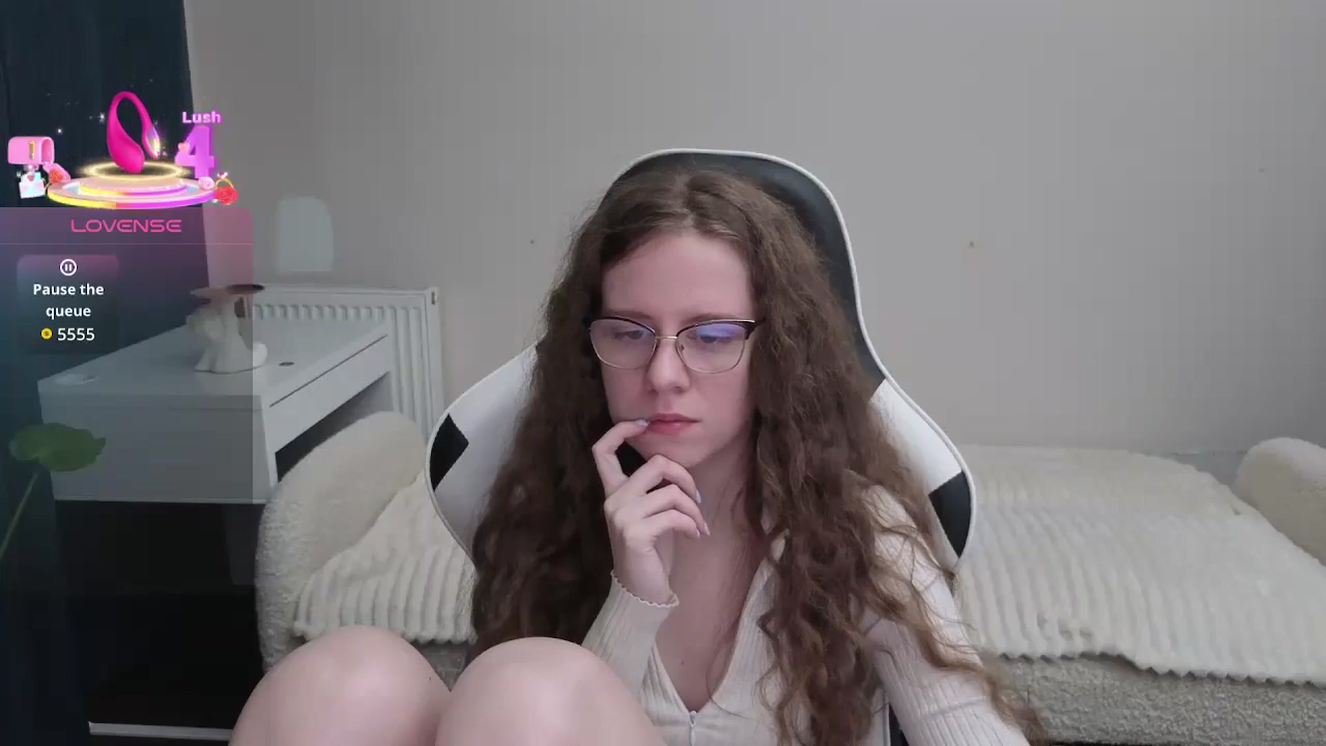 Gallery image thumbnail from BlueFlowerr's myfreecams stream on, 01/09/2026, 24:54 image 16 of 20