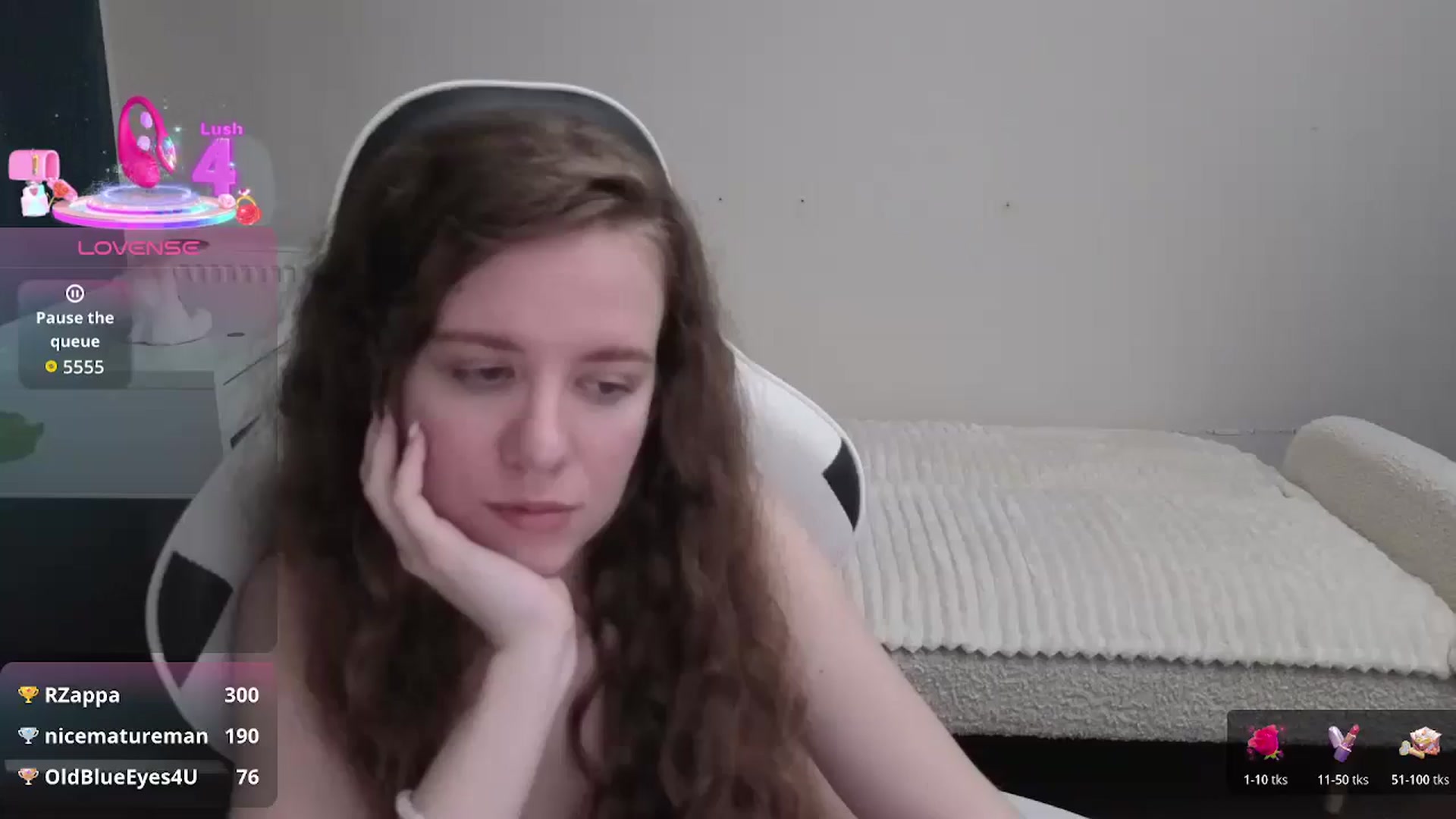 Gallery image thumbnail from BlueFlowerr's myfreecams stream on, 01/09/2026, 18:04 image 13 of 20