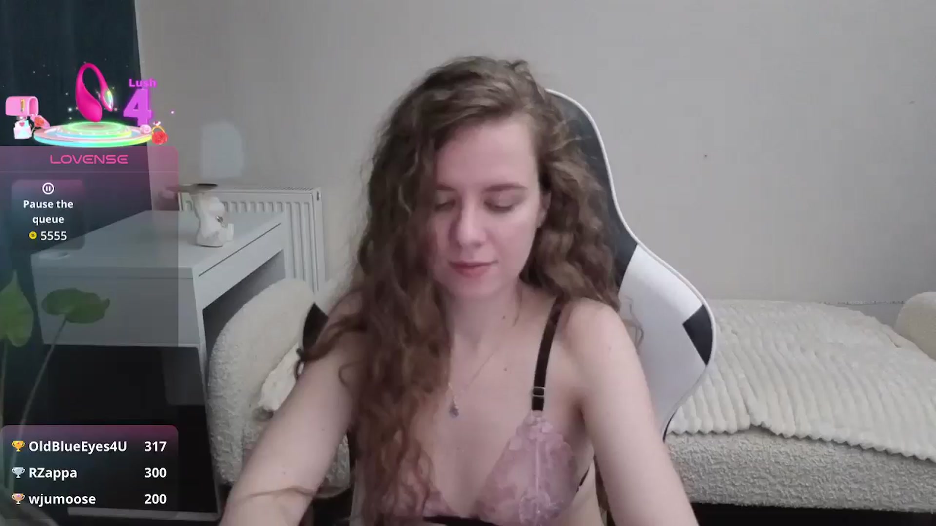 Gallery image thumbnail from BlueFlowerr's myfreecams stream on, 01/09/2026, 21:29 image 11 of 20
